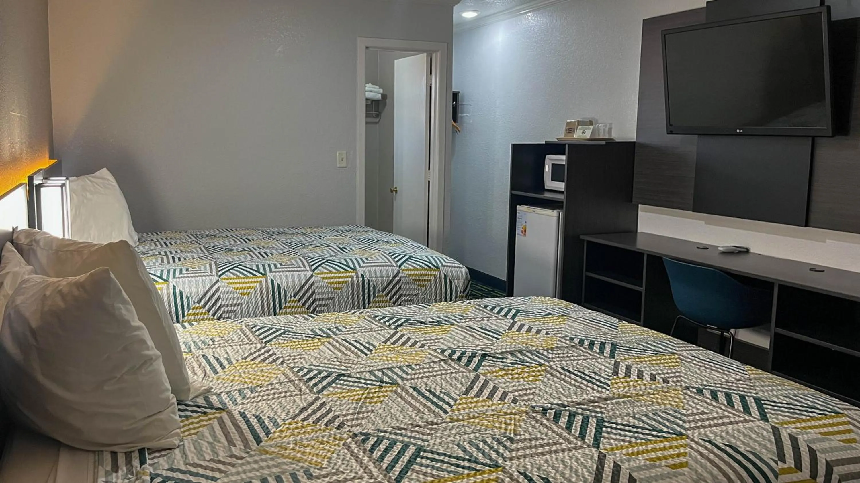 Bed in Motel 6 - Lamesa, TX