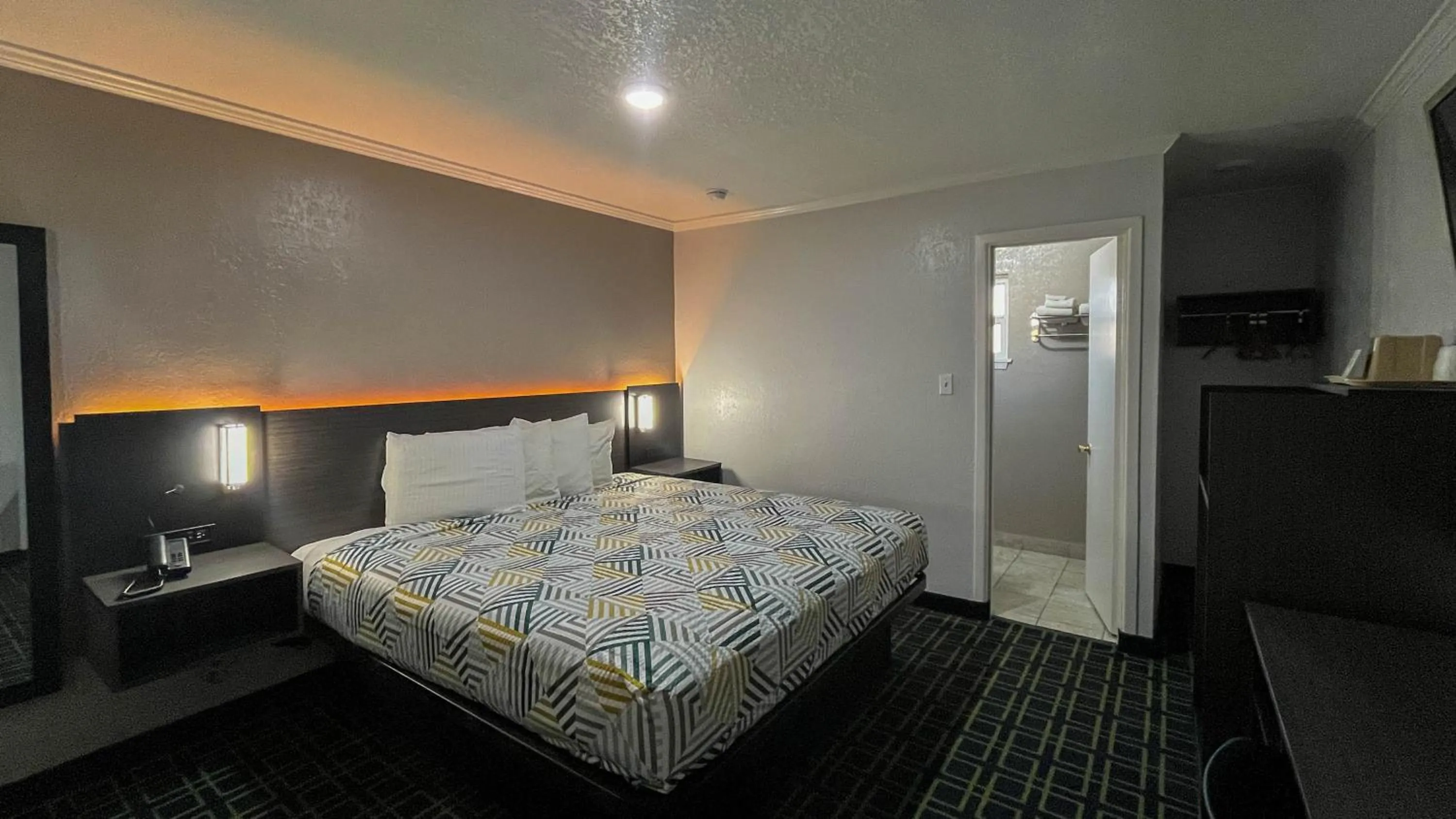 Bed in Motel 6 - Lamesa, TX