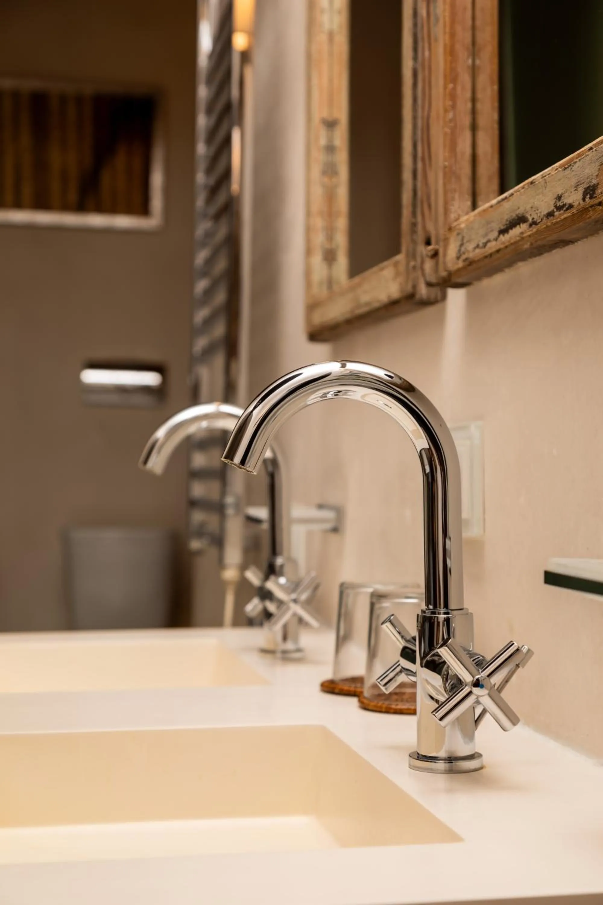 Bathroom in Hotel Boutique V - by Grupo Tribu