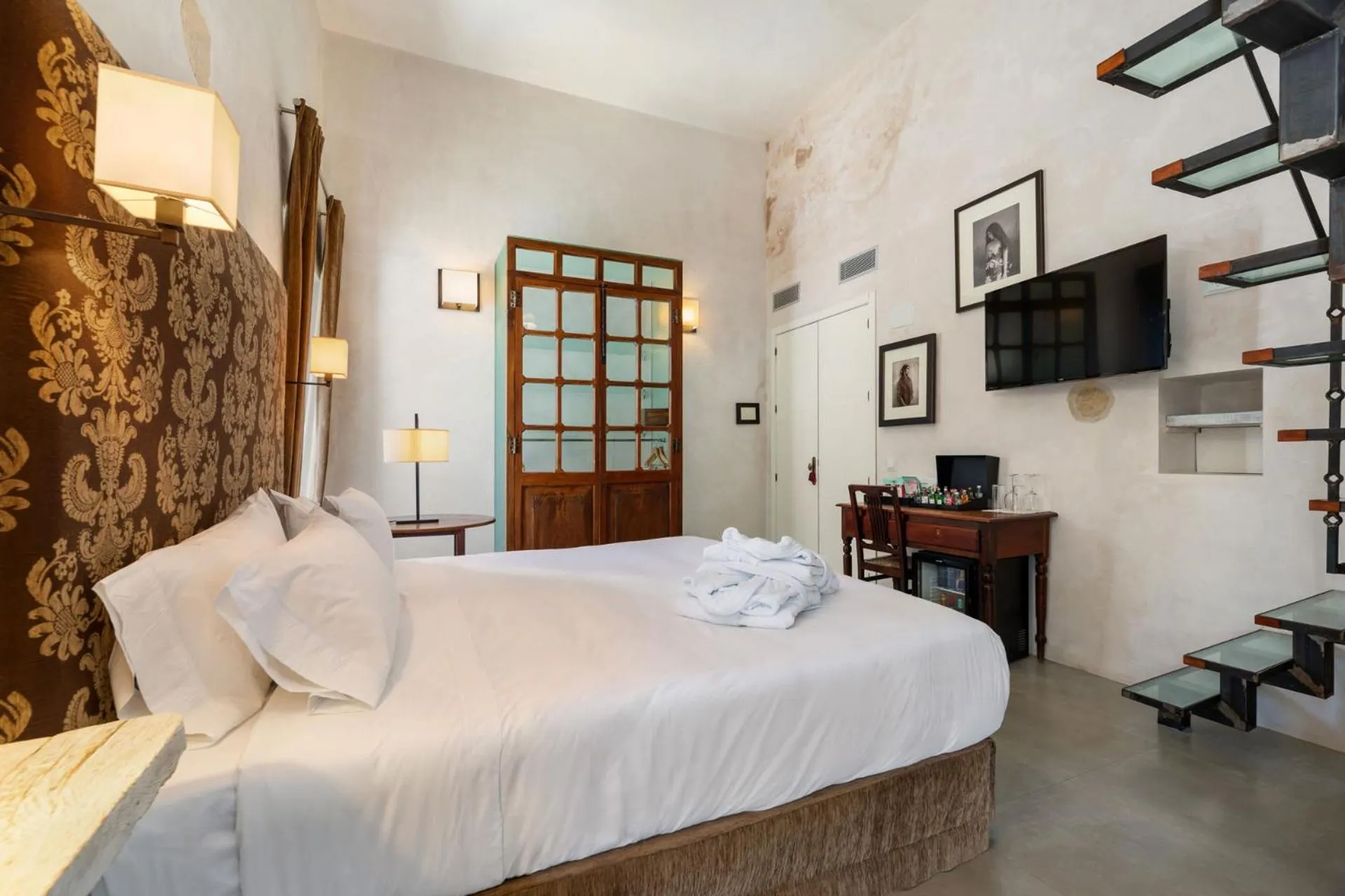 Bedroom, Bed in Hotel Boutique V - by Grupo Tribu