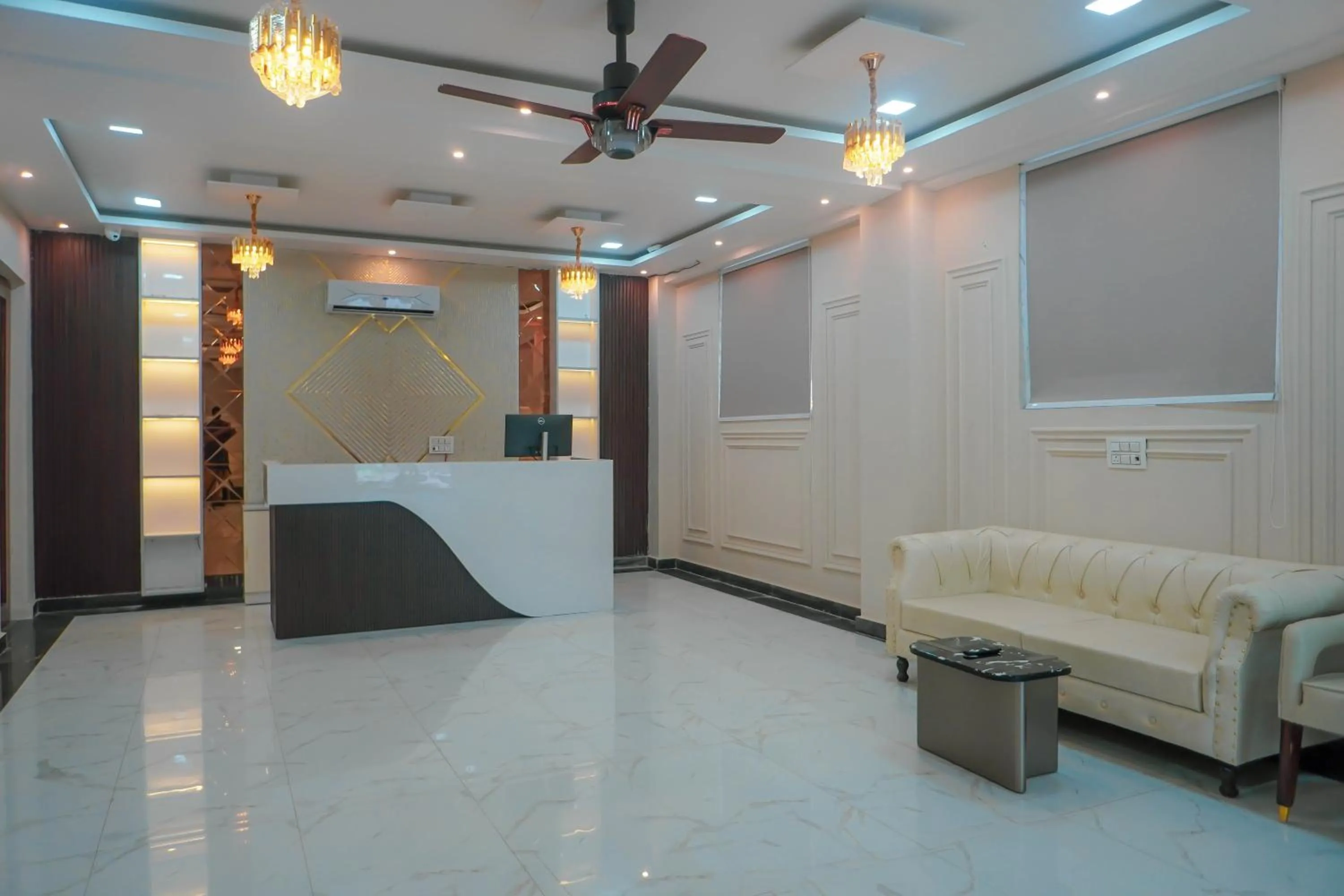 Lobby or reception in Hotel Relax Suites FNG Expresway 63 Noida