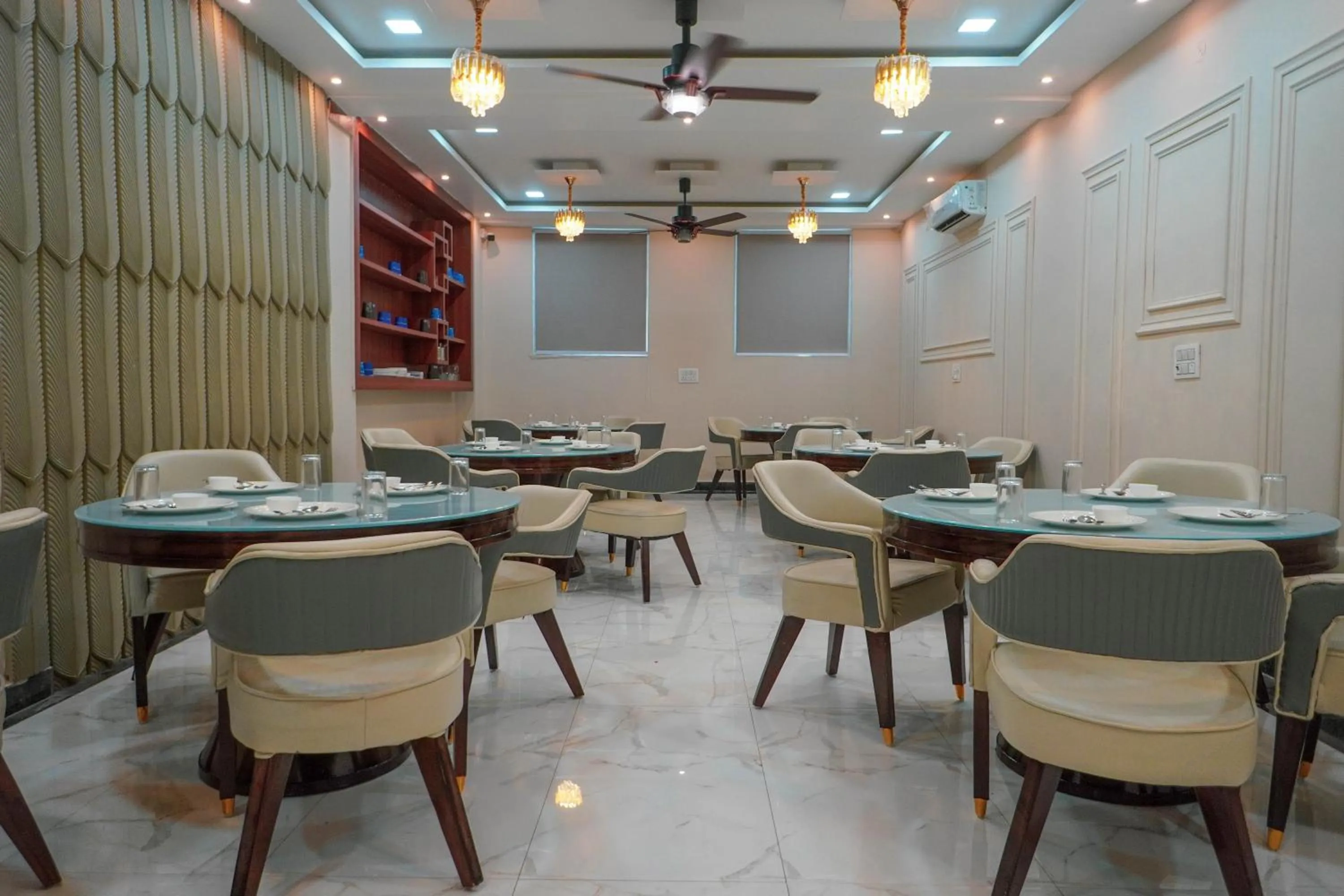 Hotel Relax Suites FNG Expresway 63 Noida