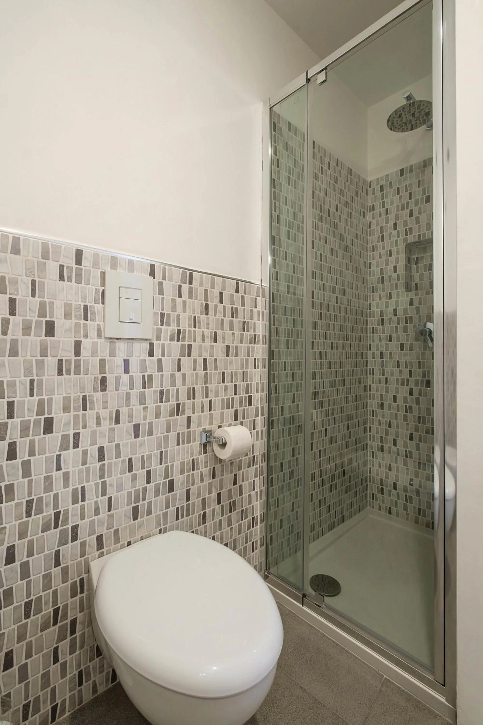 Shower in B&B Cala Peppa