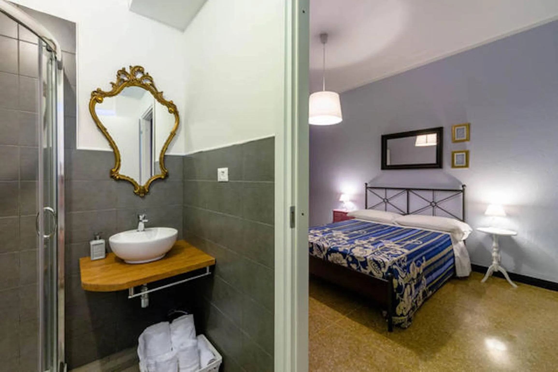 Bed in B&B I Portici Di Sottoripa