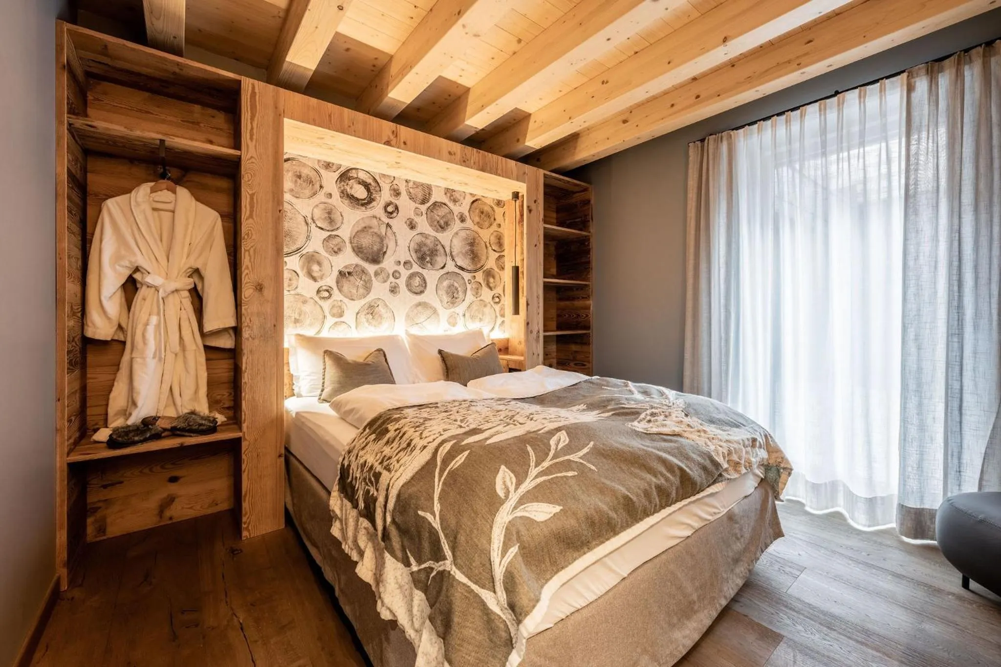 Bed in Hotel Ravelli Luxury Spa