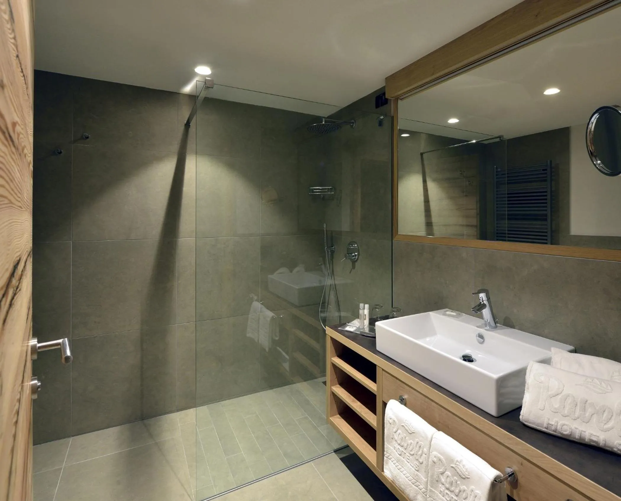 Bathroom in Hotel Ravelli Luxury Spa