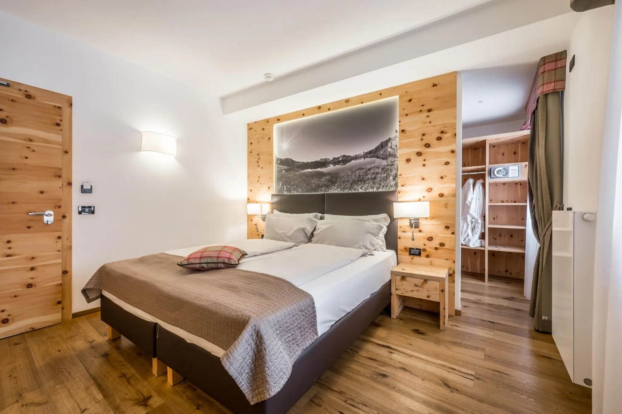 Bed in Hotel Ravelli Luxury Spa