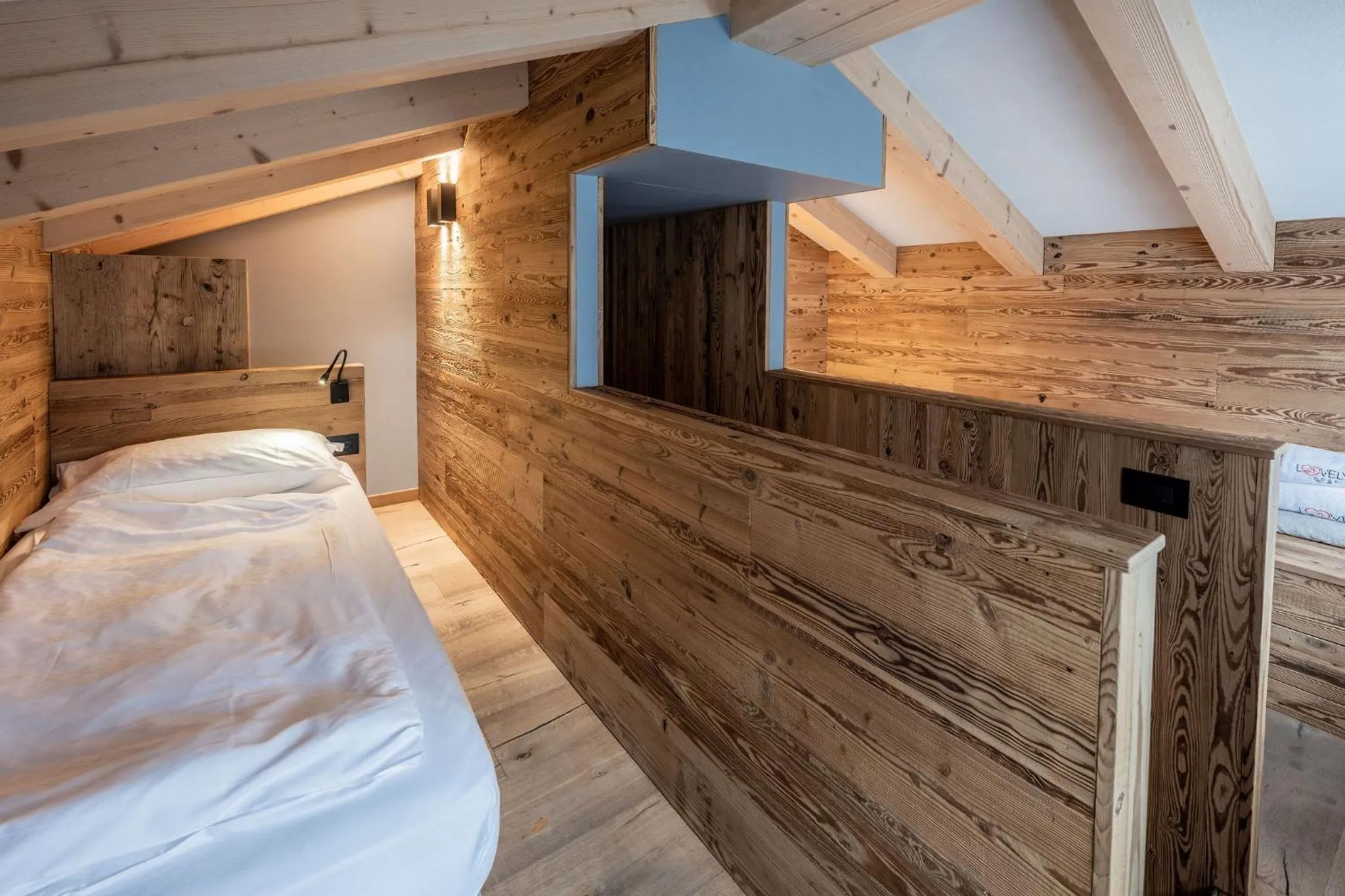 Bed in Hotel Ravelli Luxury Spa