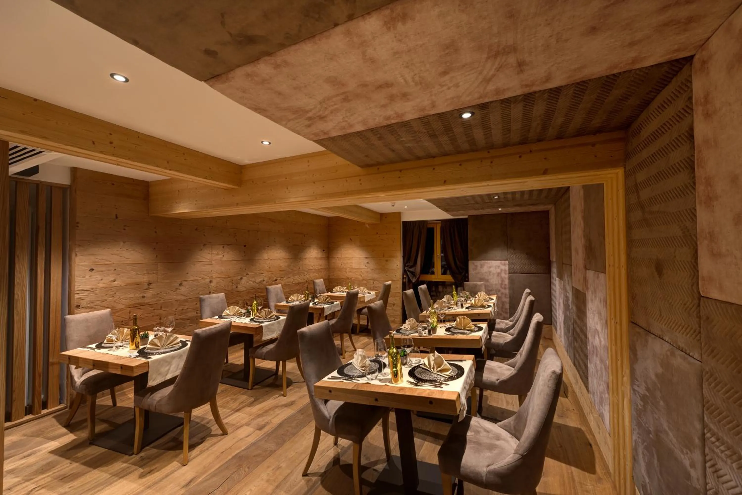 Restaurant/places to eat in Hotel Ravelli Luxury Spa