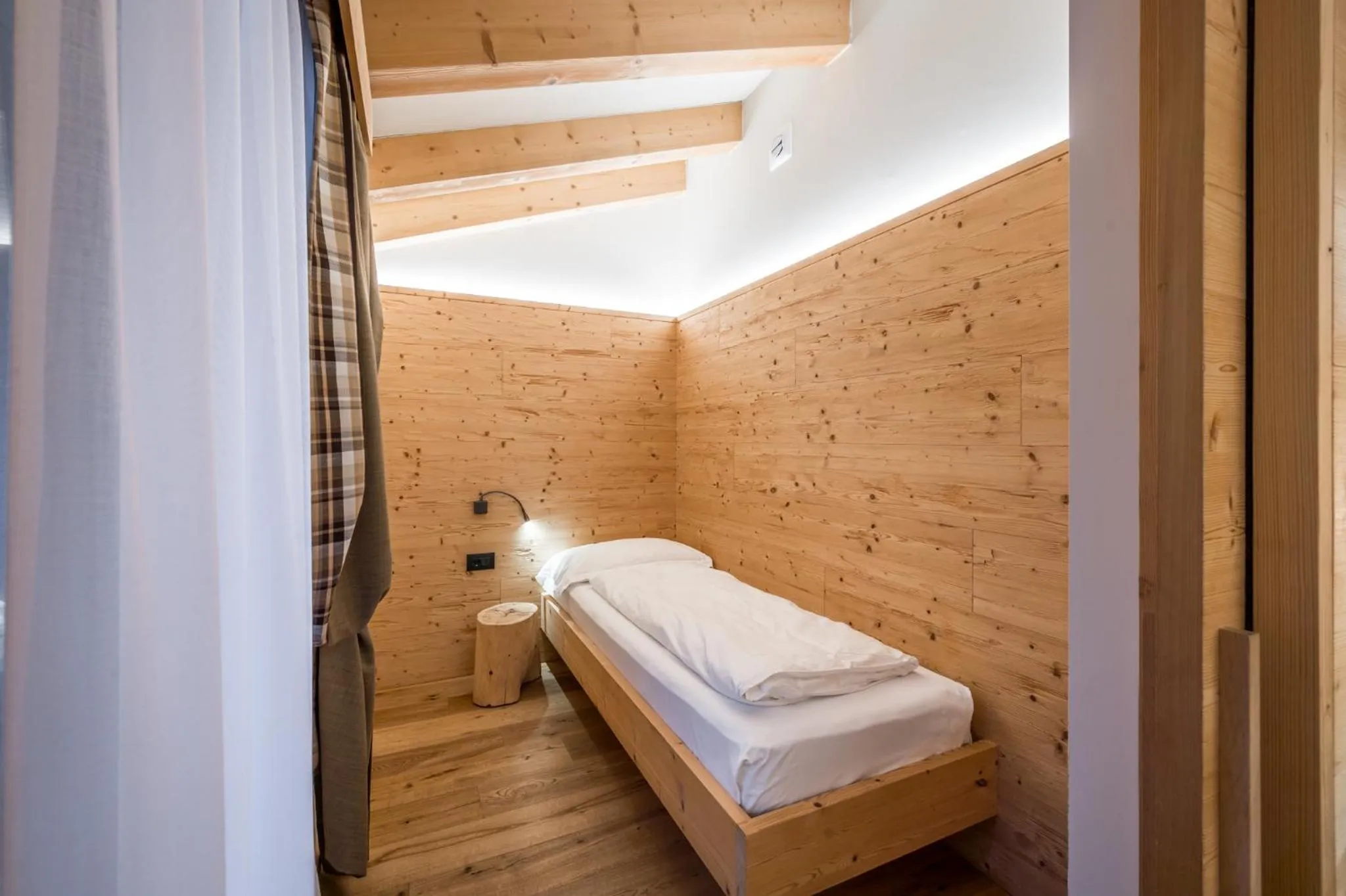 Bed in Hotel Ravelli Luxury Spa