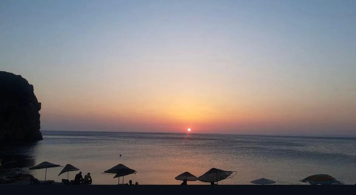 Diving in Hotel Milestone1915