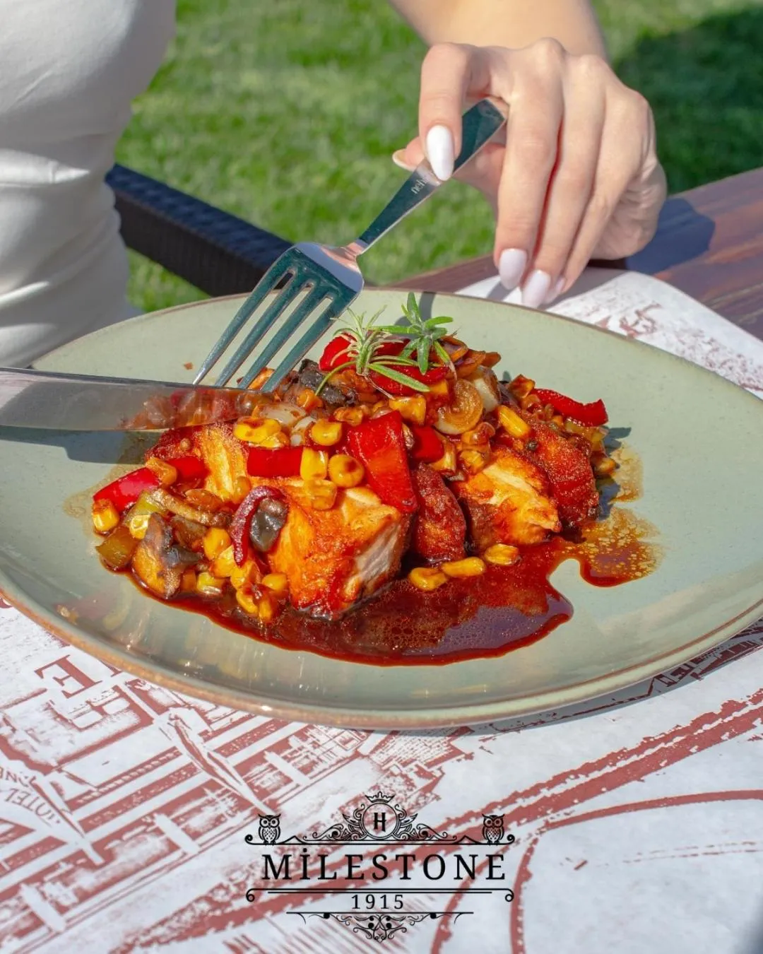 Restaurant/places to eat in Hotel Milestone1915