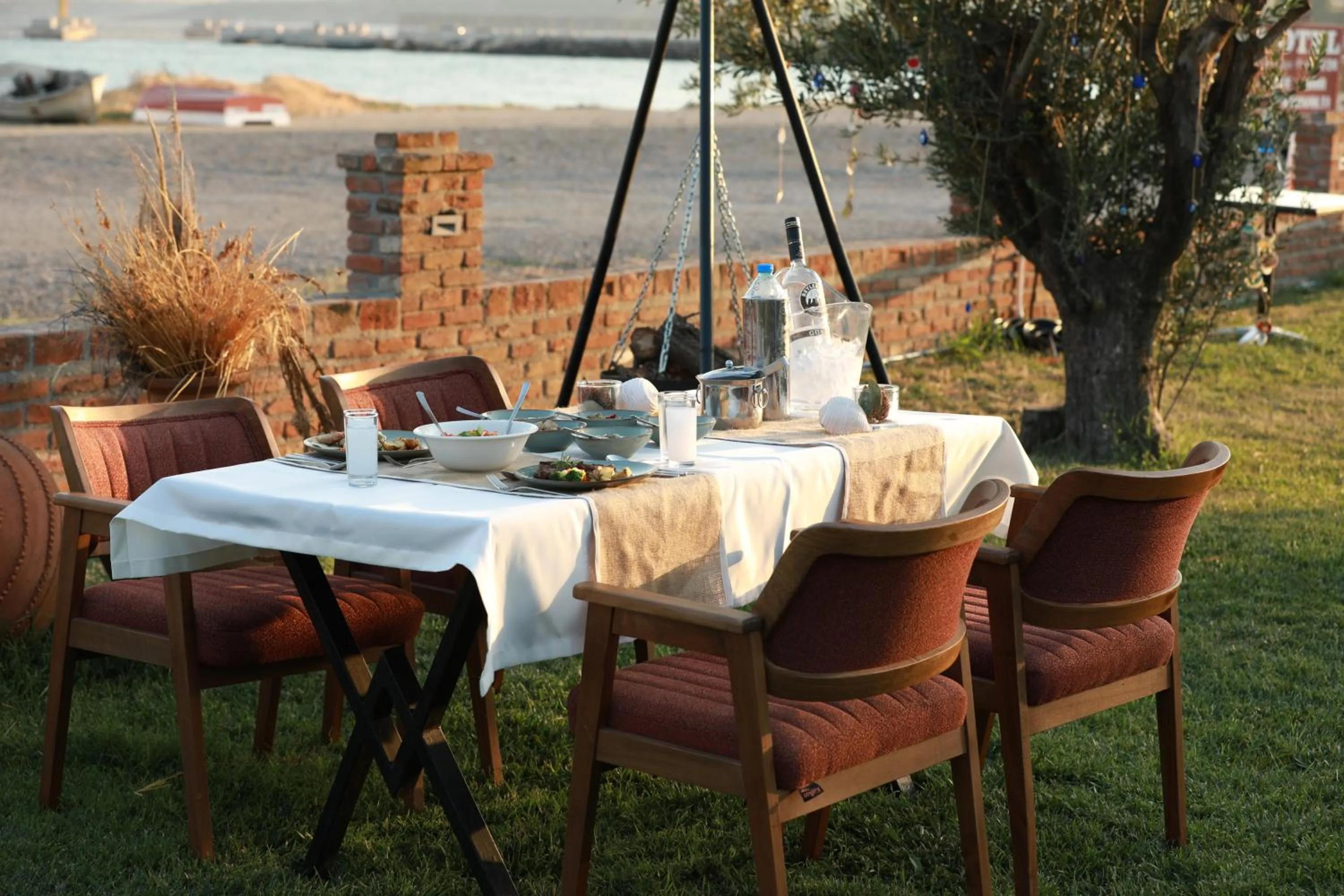 Restaurant/places to eat in Hotel Milestone1915