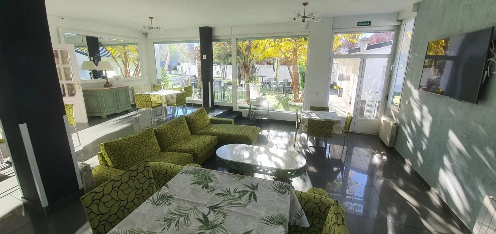 Living room in Hostal Escala Suites