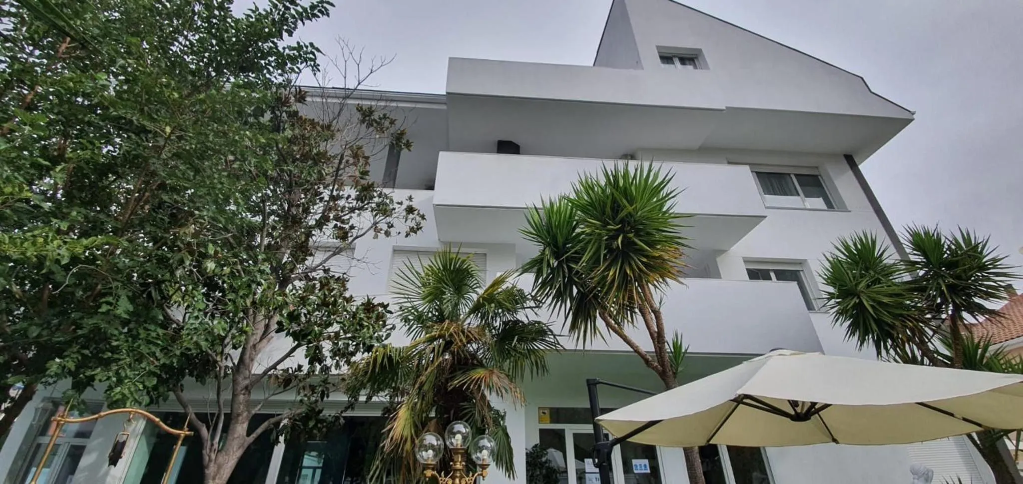 Facade/entrance in Hostal Escala Suites