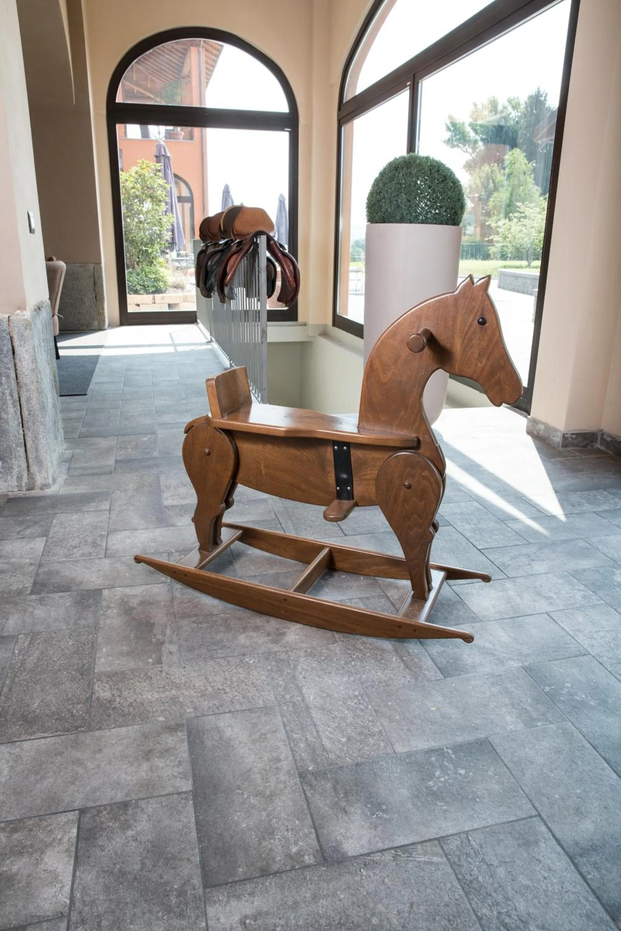 Decorative detail in Equirelais