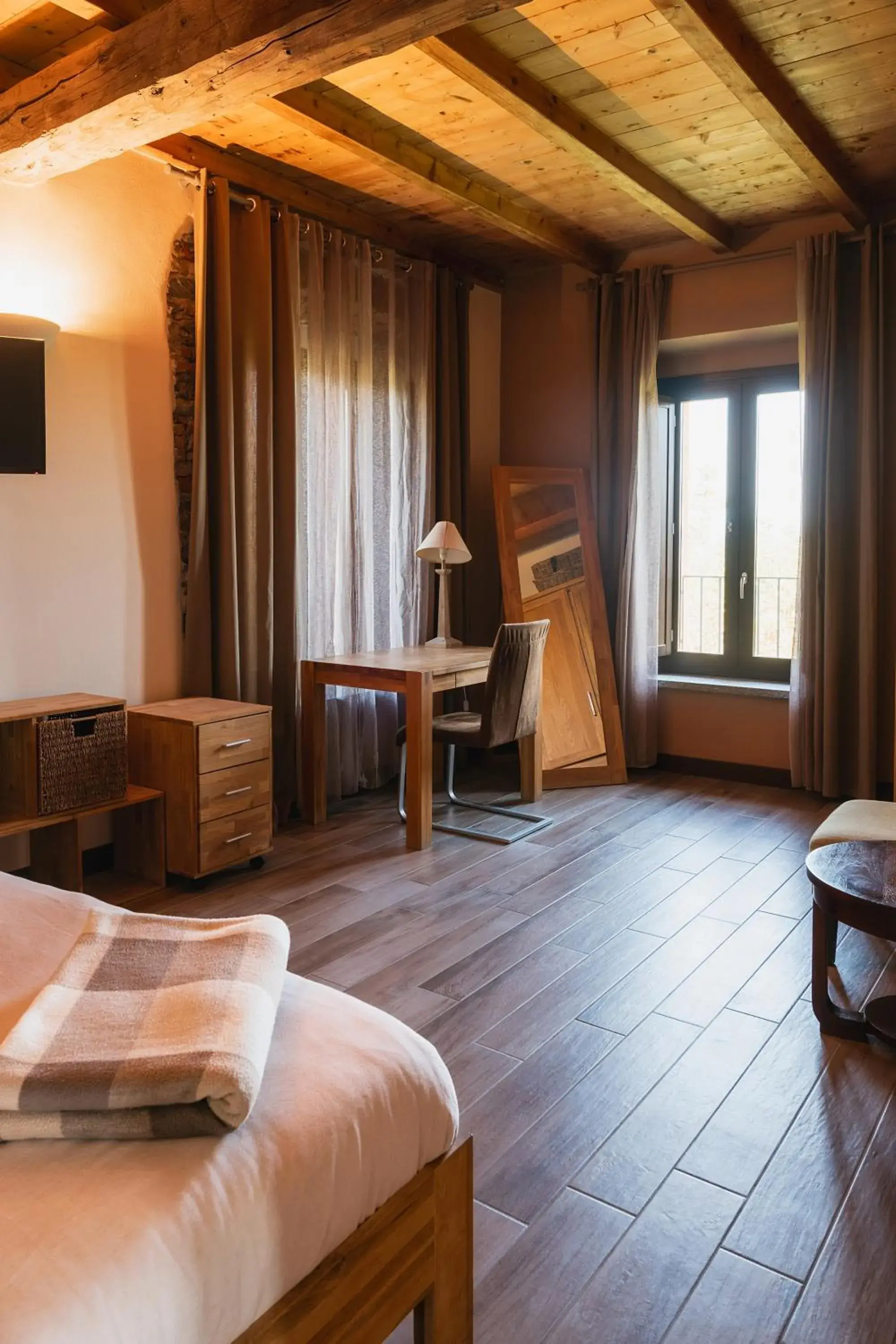 Double Room with Lake View in Equirelais Double Room with Lake View in Equirelais