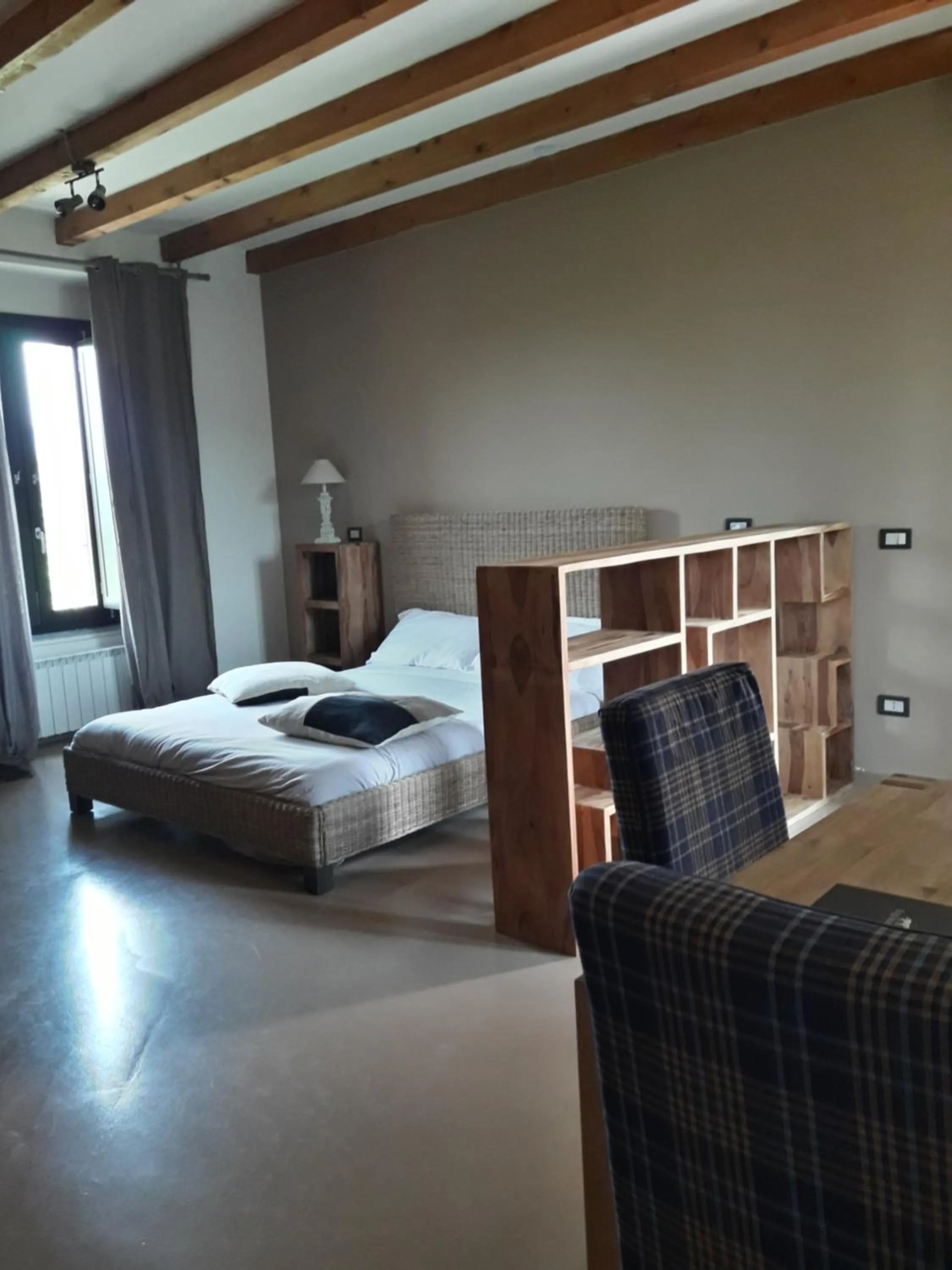 Photo of the whole room, Bed in Equirelais