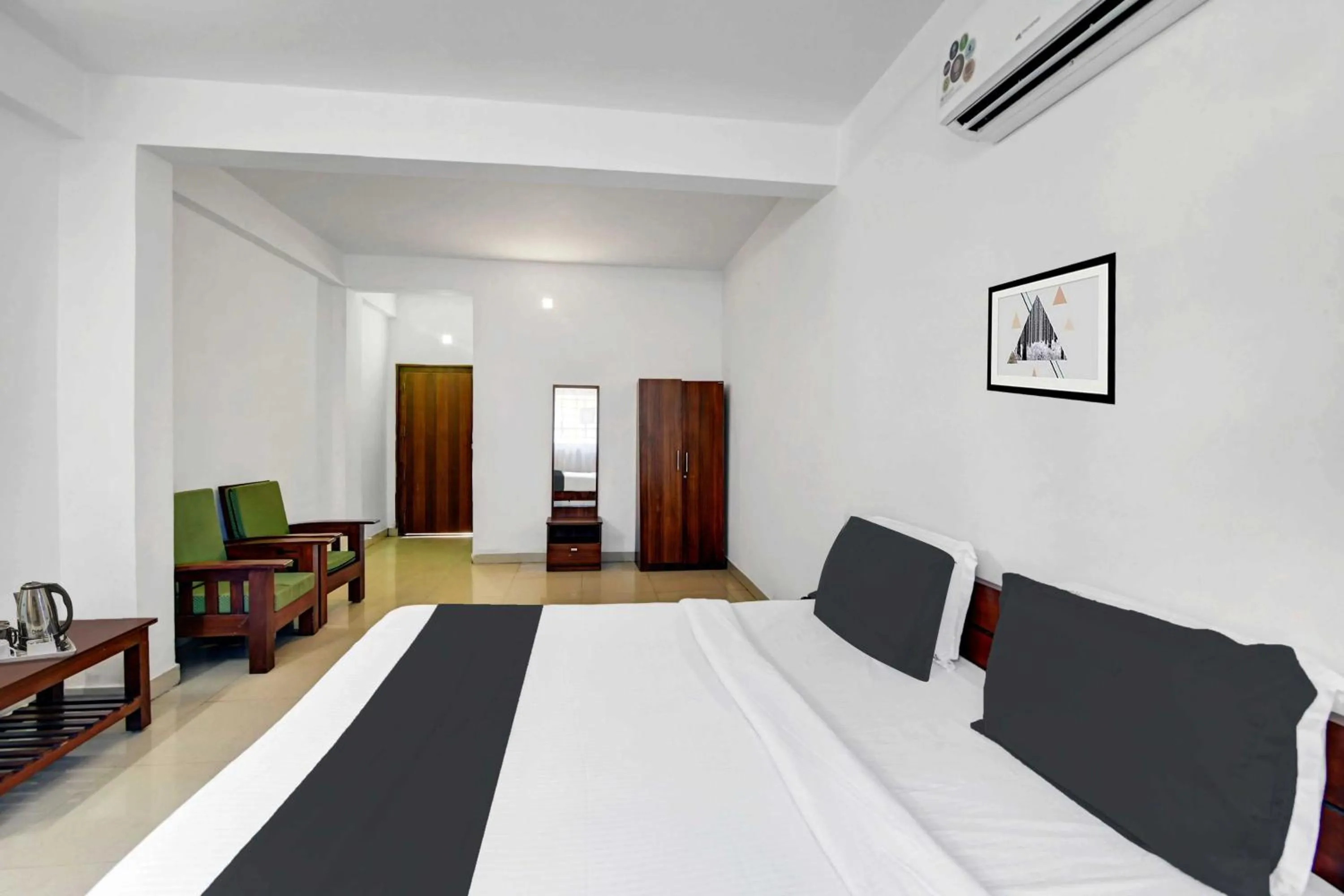 Bedroom, Bed in Hotel O KSRTC Madikeri Bus Terminal