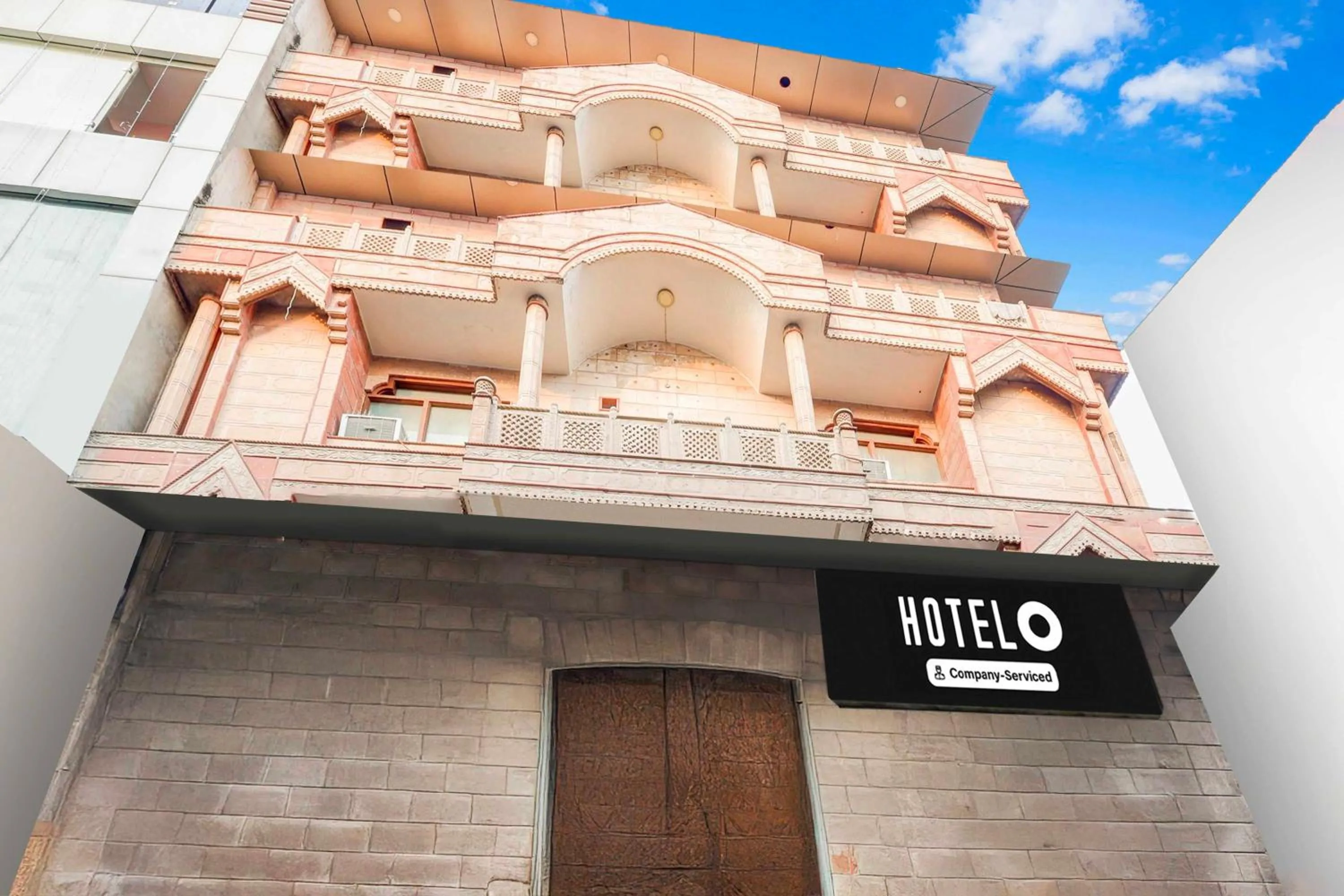 Facade/entrance in Hotel O New Delhi Palam Railway Station