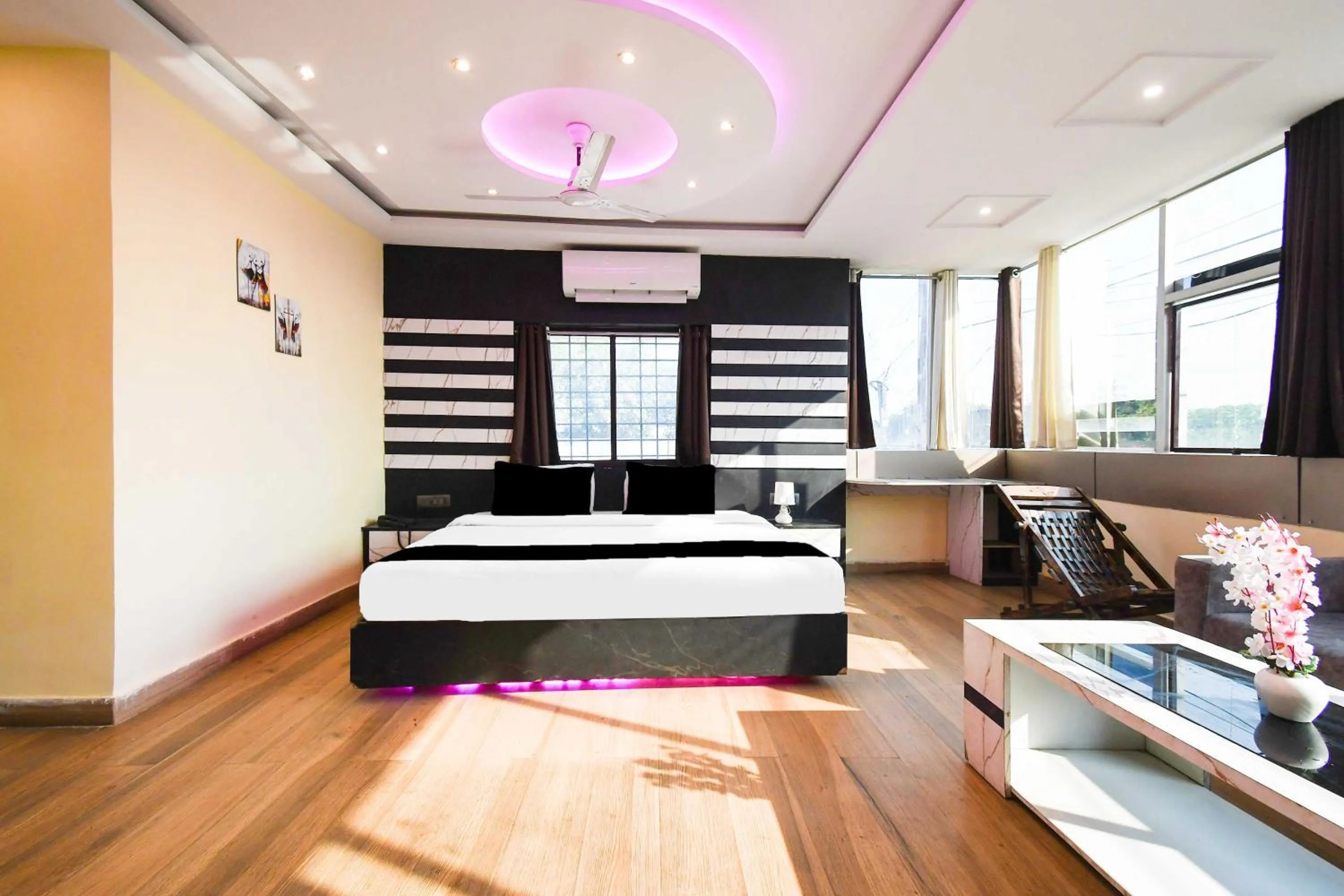 Bedroom in Hotel O Hirak Road Dhanbad