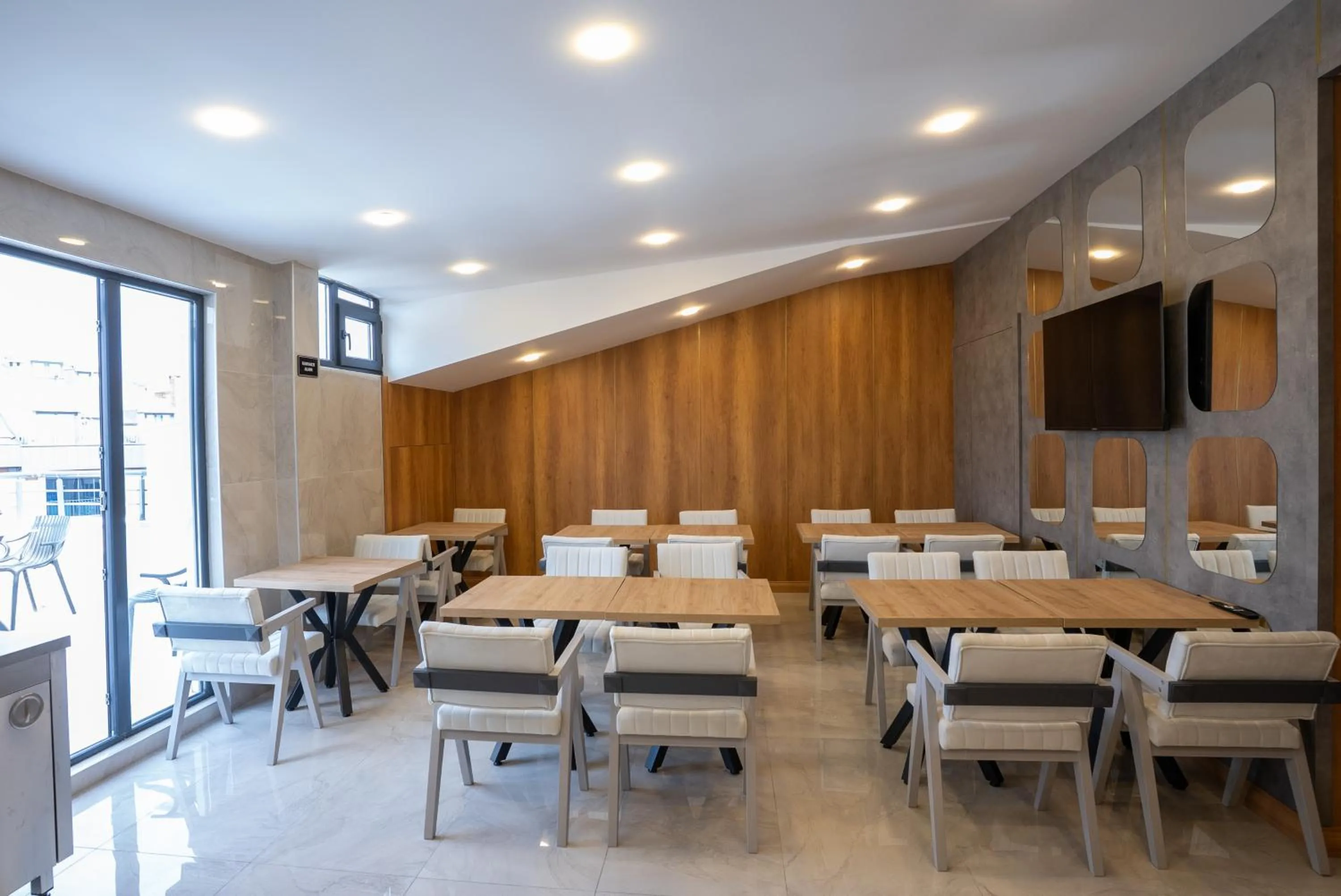 Kemer City Hotel İstanbul Airport