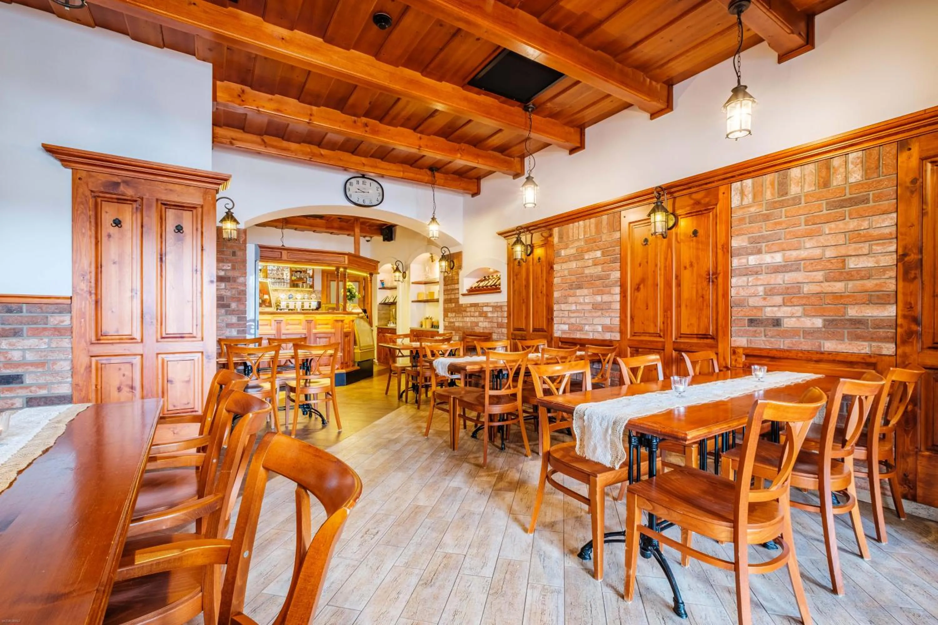 Restaurant/places to eat in Hotel Orličan