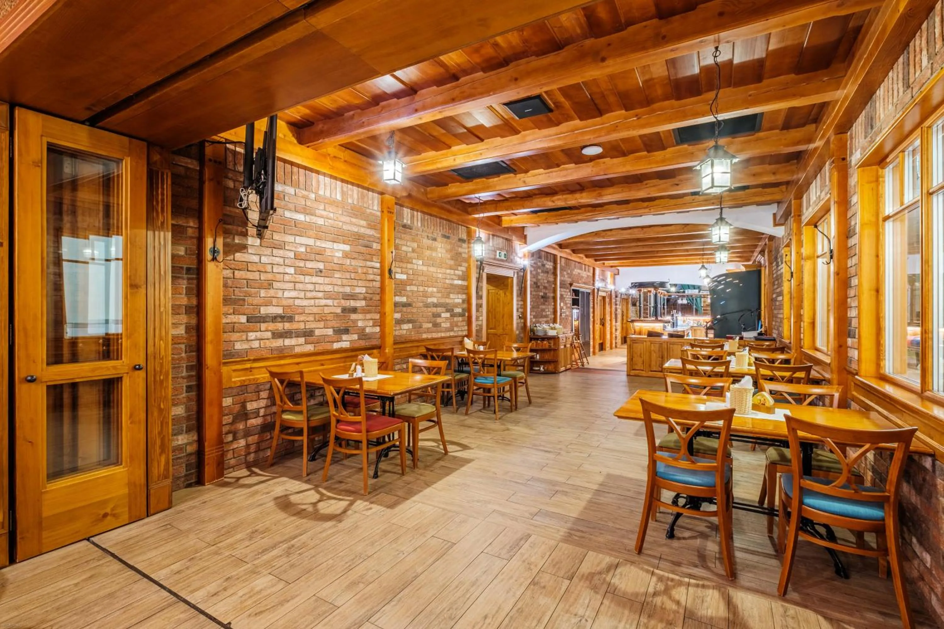 Restaurant/places to eat in Hotel Orličan