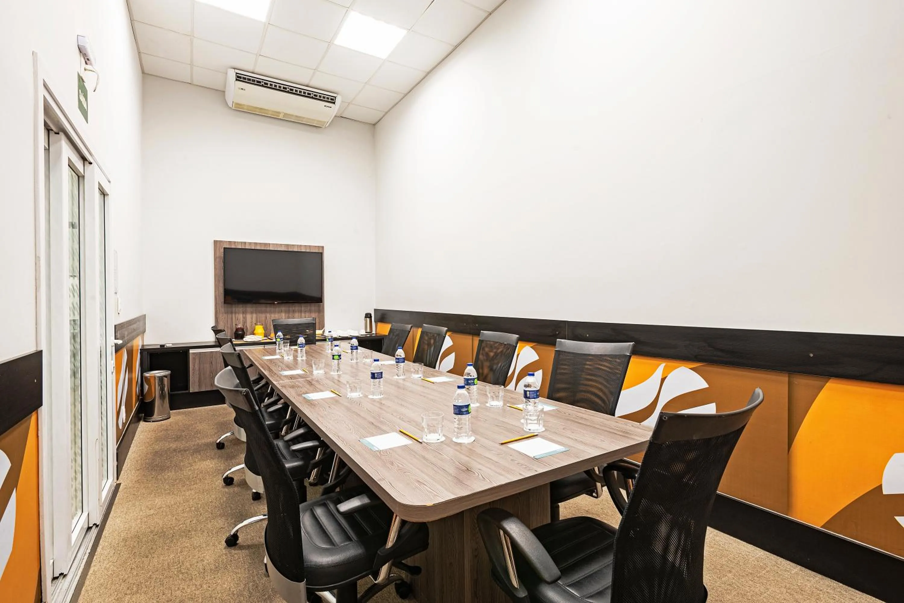 Meeting/conference room in Slim Hotel Cuiabá Aeroporto