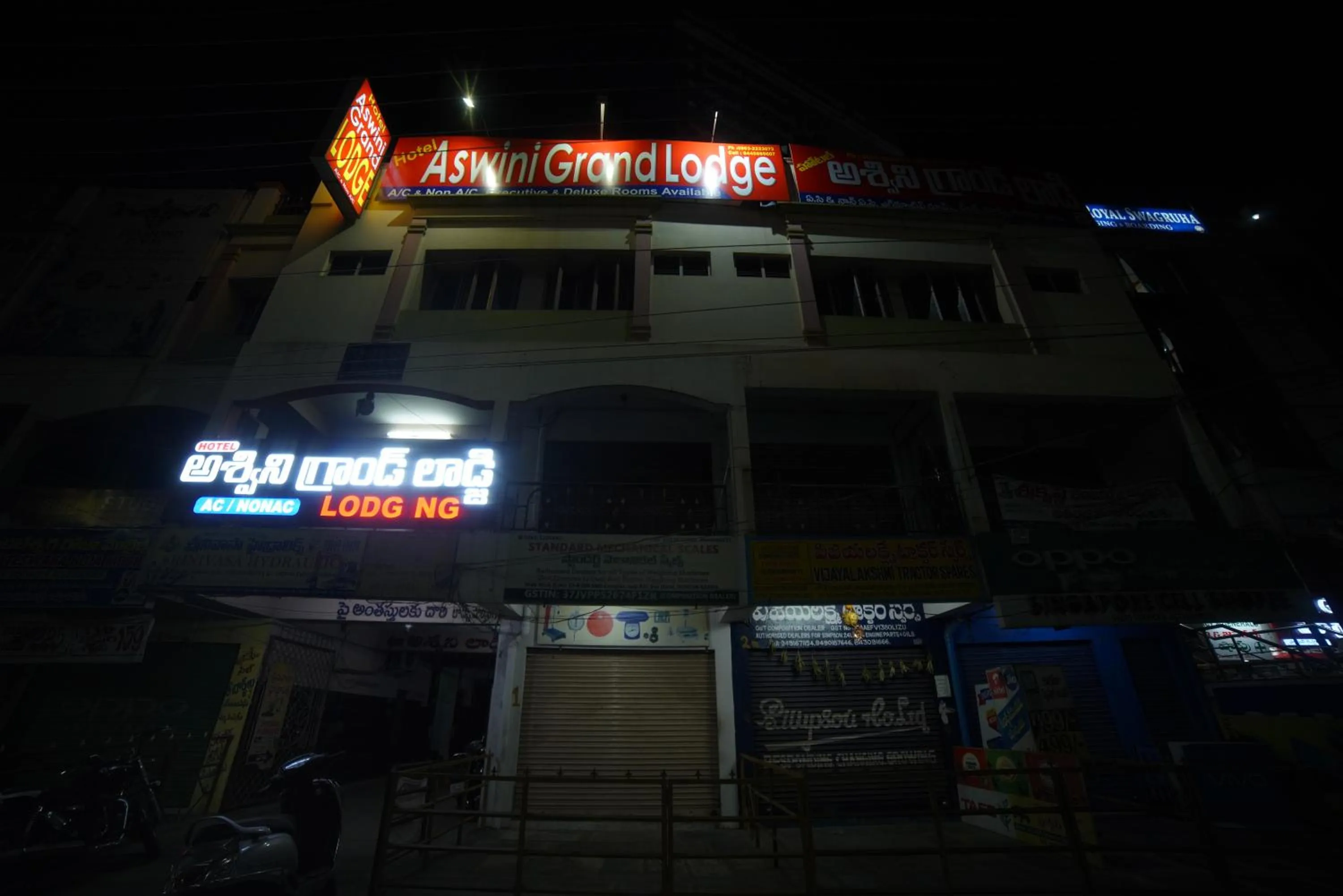 Property building in HOTEL ASWINi GRAND LODGE