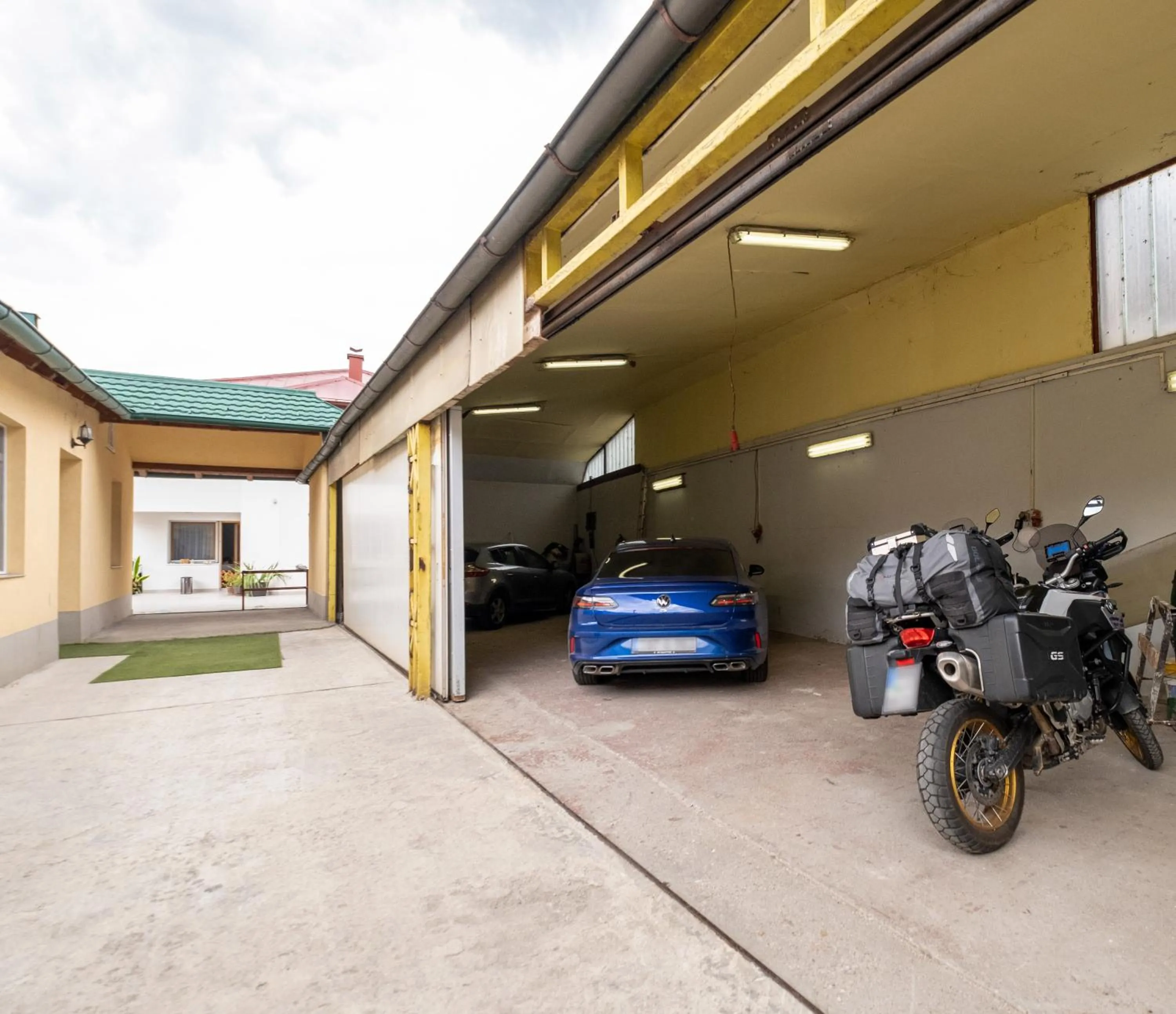 Parking in Guesthouse Rose