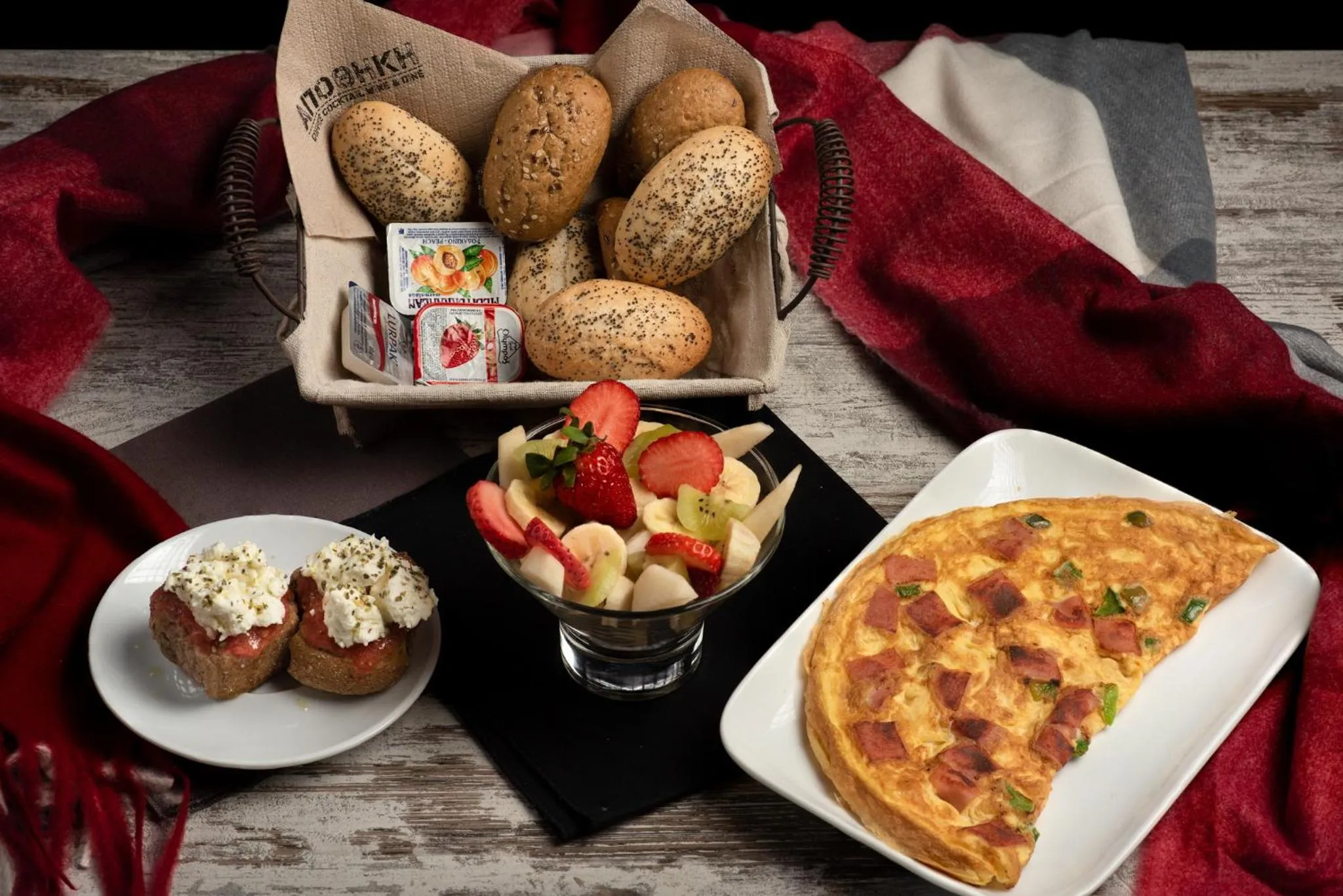 Breakfast in Dream Art Studios