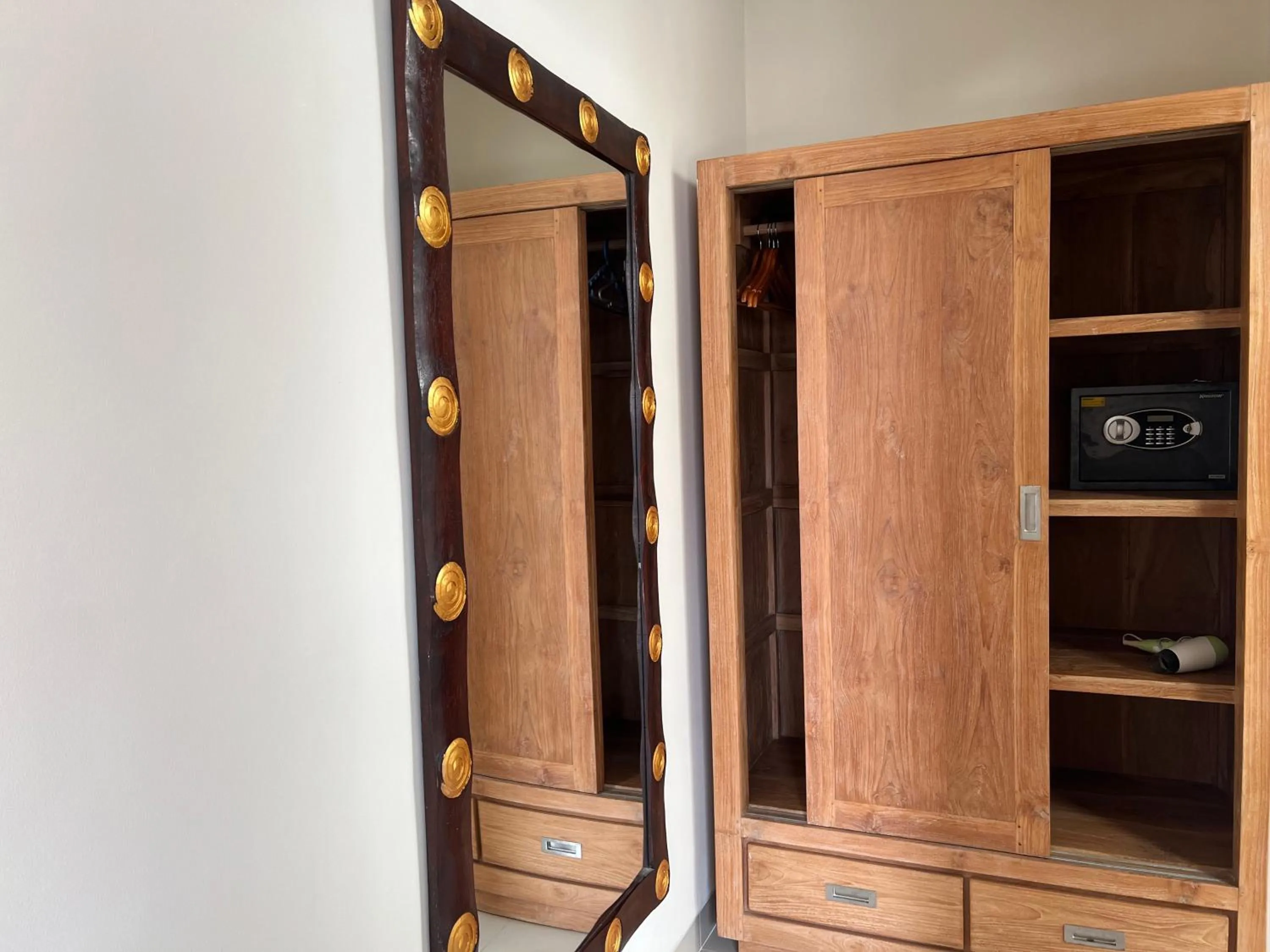 wardrobe in Kesari Haven Villa C