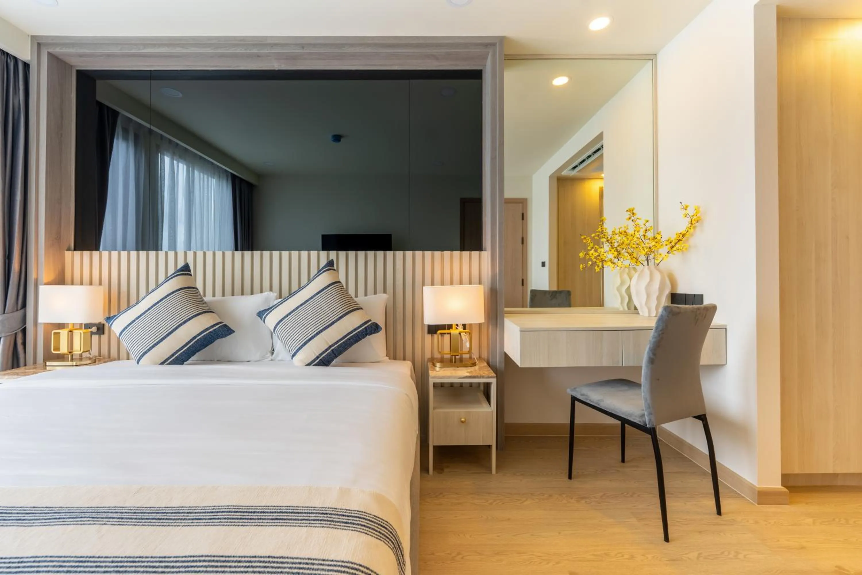 Bedroom, Bed in The Ozone Residences Bangtao