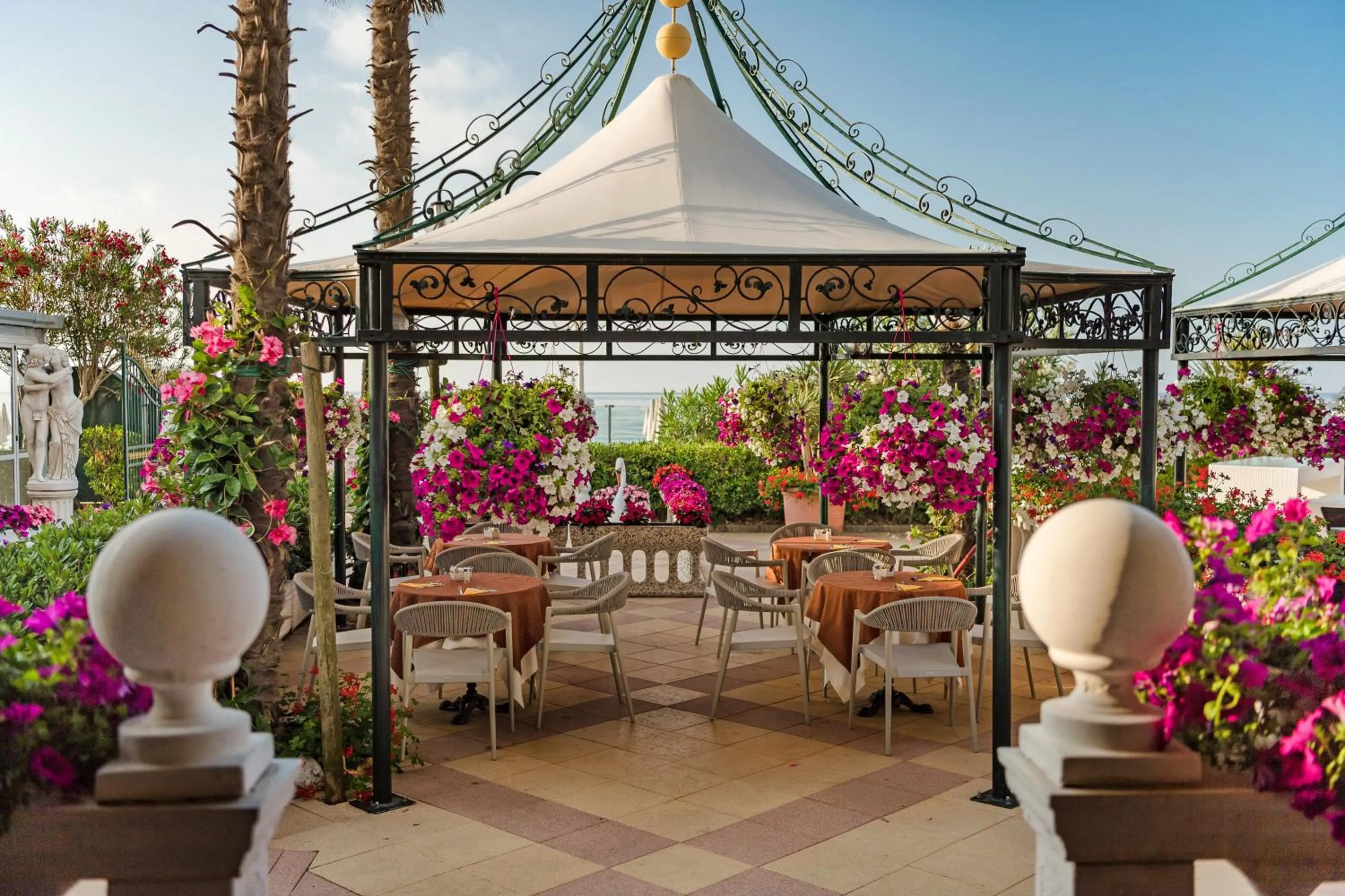 Garden in Luxor e Cairo The Beach Resort