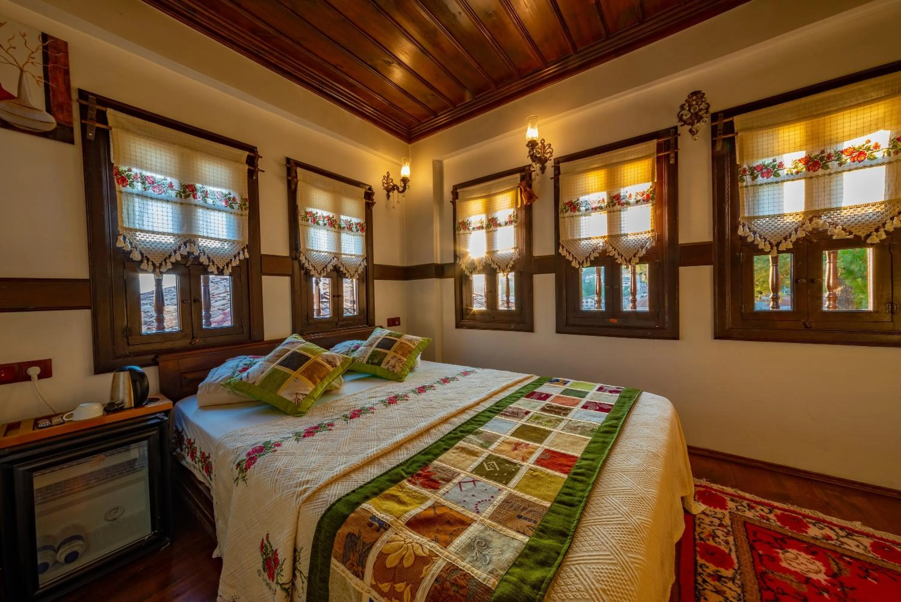 Photo of the whole room, Bed in Safranbolu Seyi̇r Konak Otel
