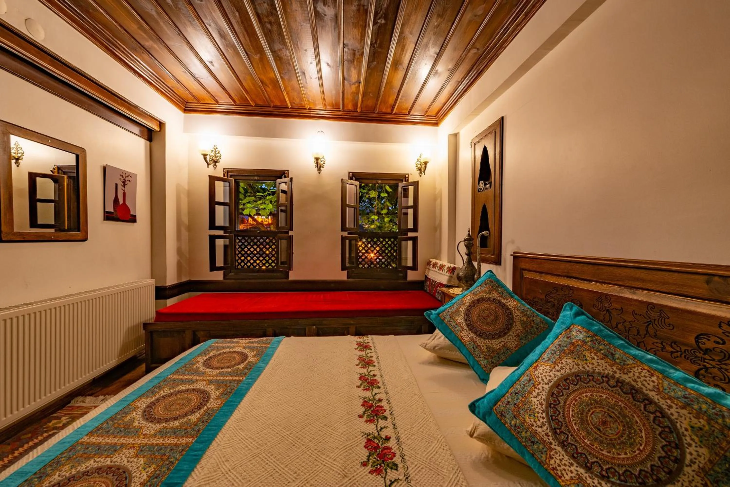 Photo of the whole room, Bed in Safranbolu Seyi̇r Konak Otel