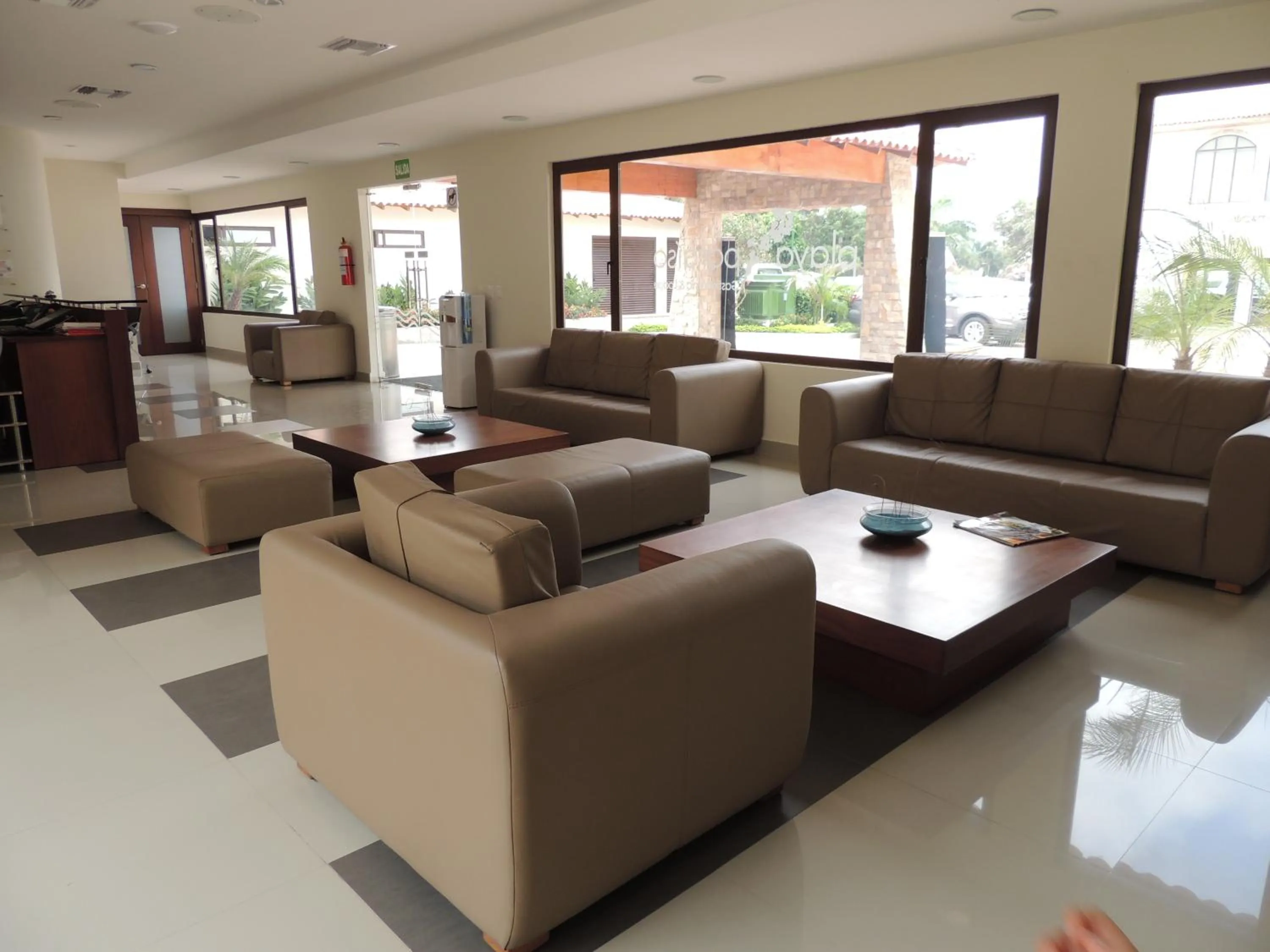 Communal lounge/ TV room in Playa Paraíso