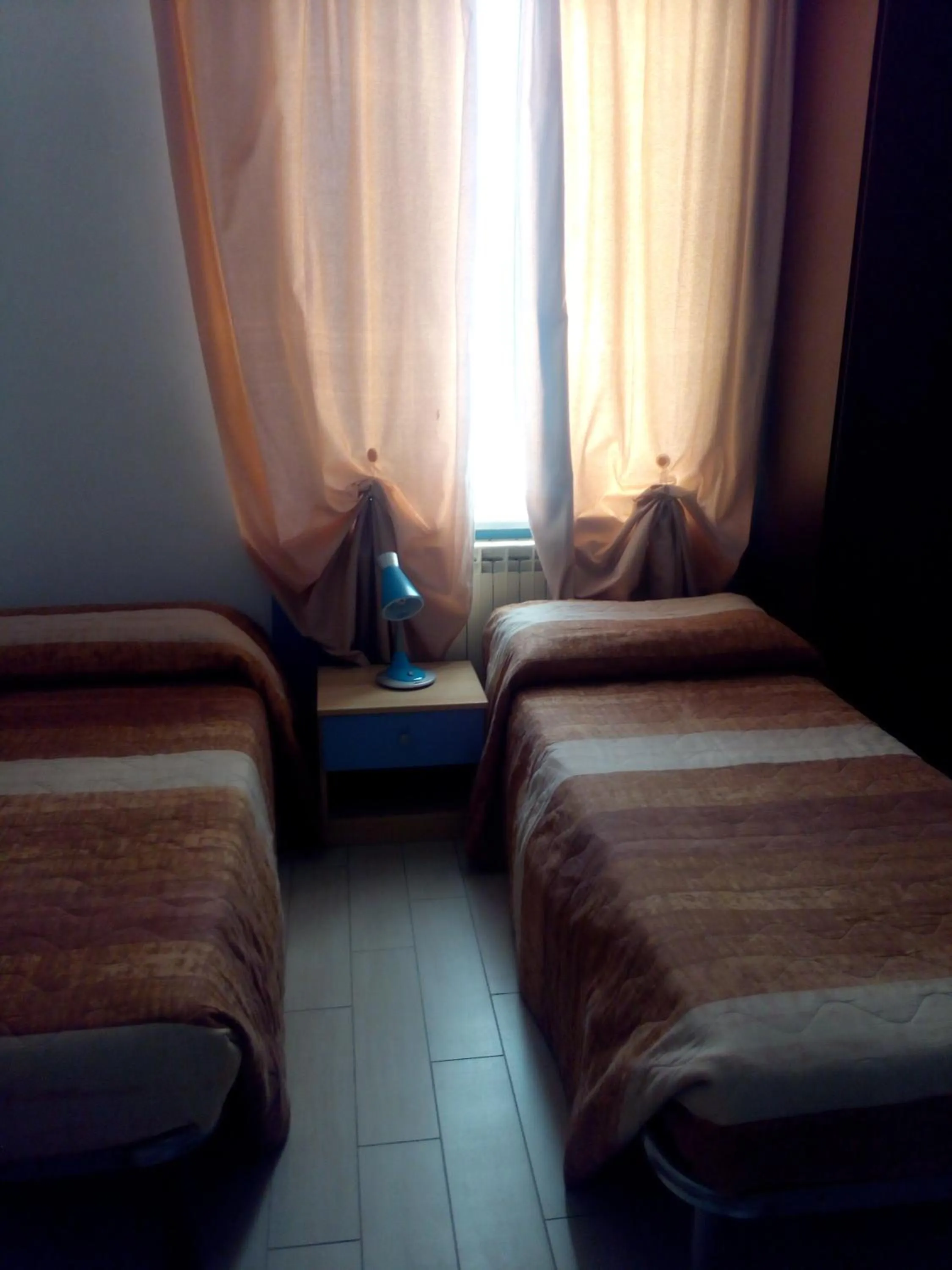 Bedroom in Hotel Niagara