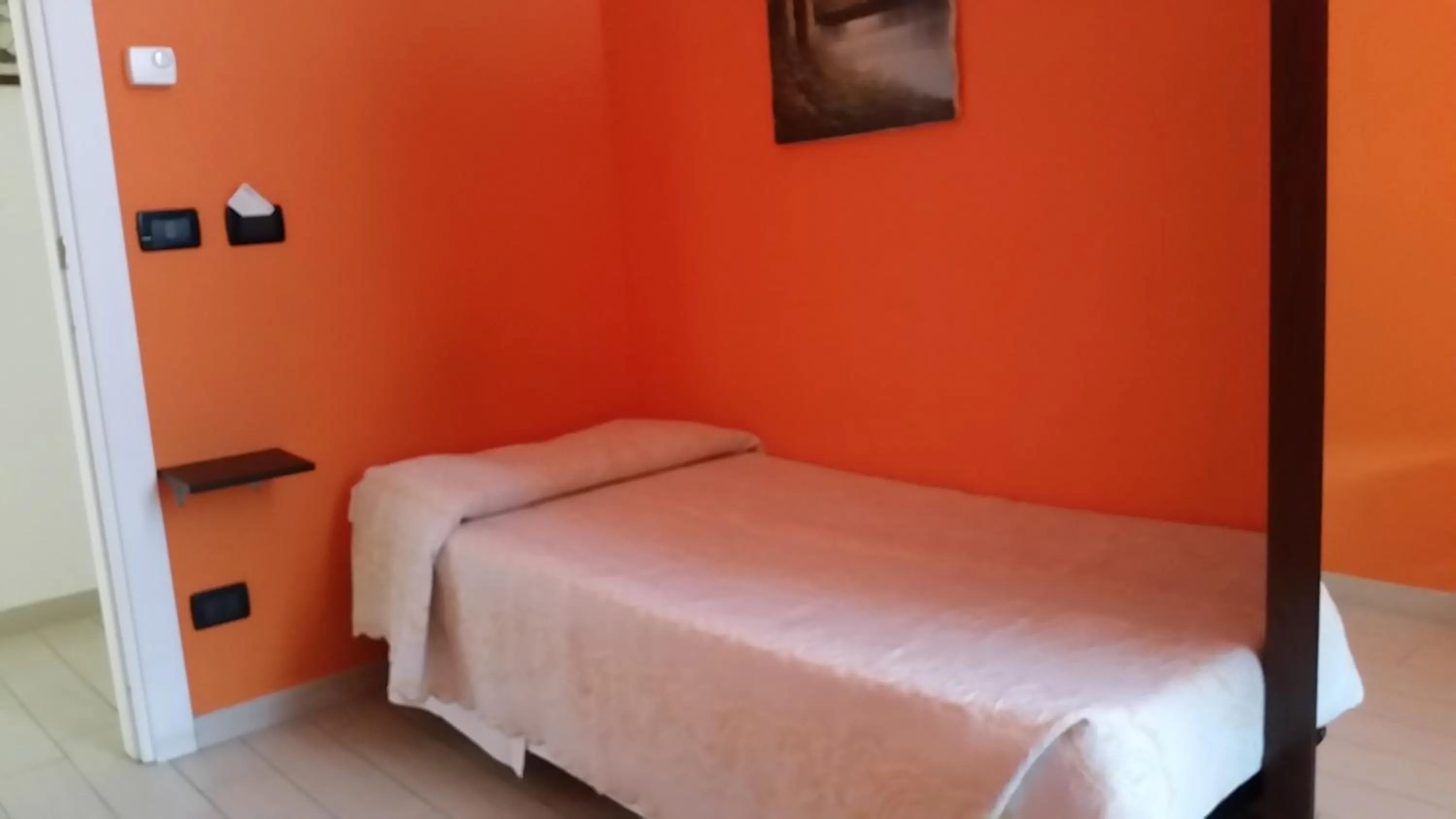 Bed in Hotel Niagara