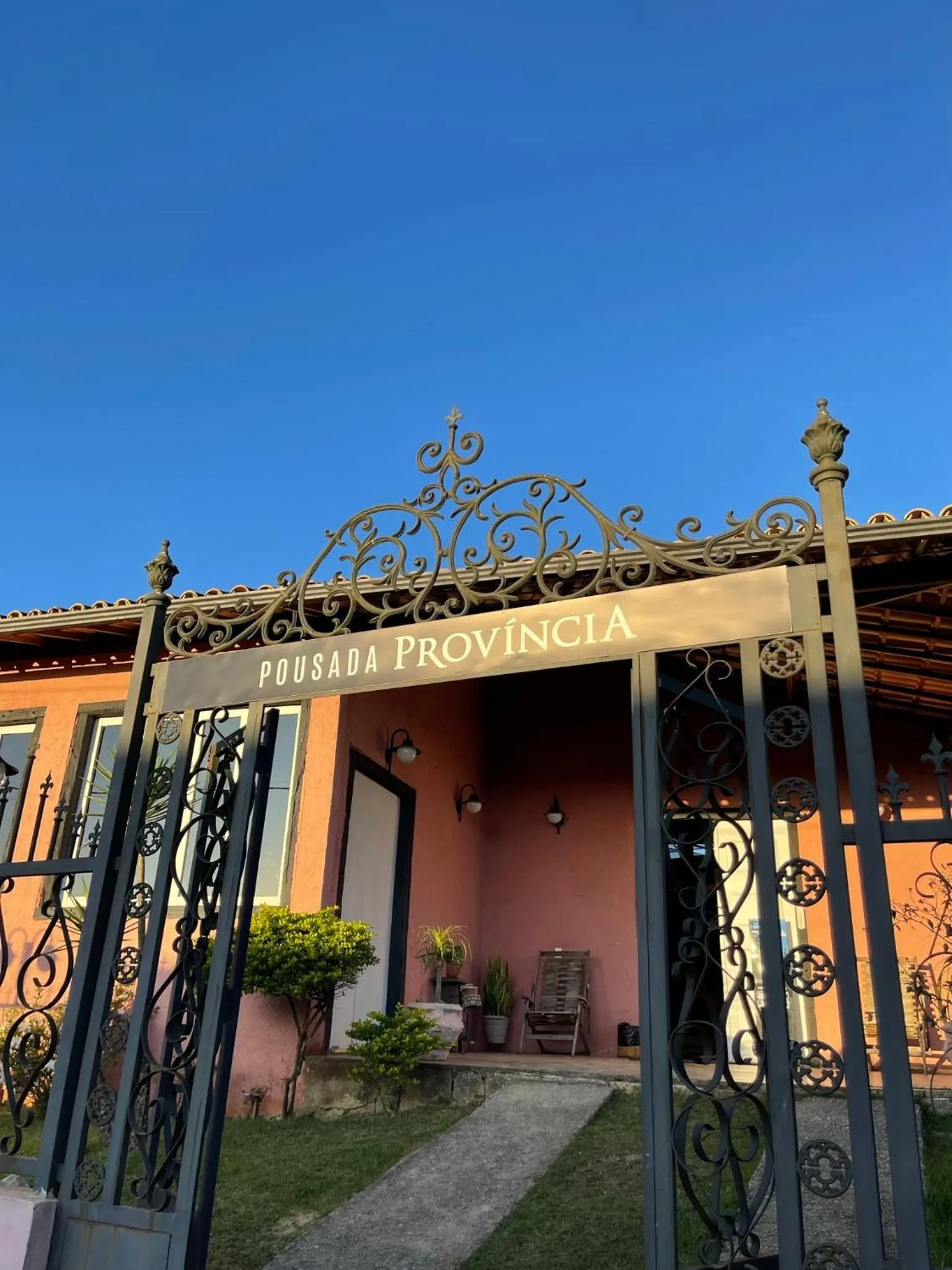 Property building in Pousada Província