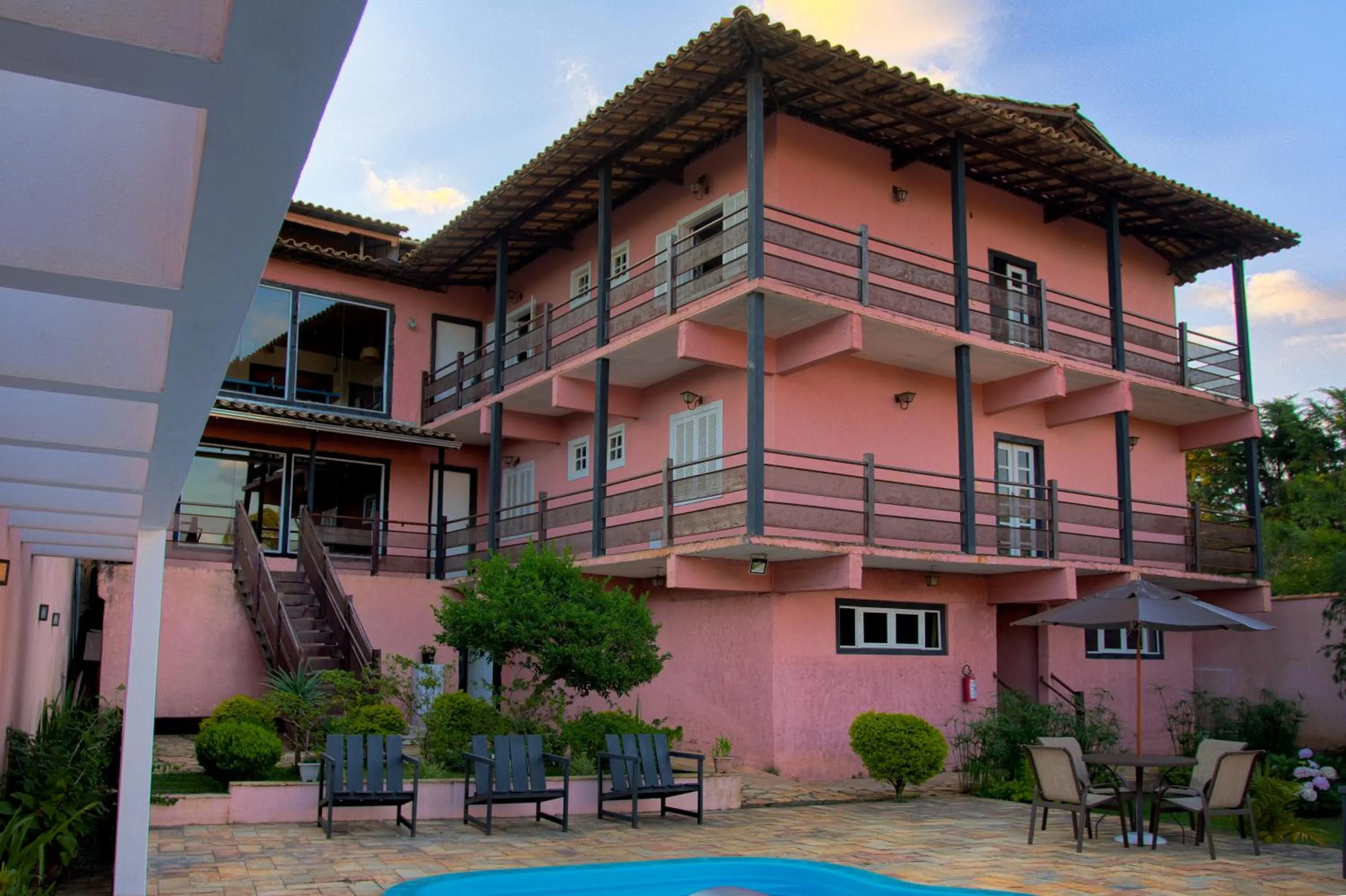 Property building in Pousada Província