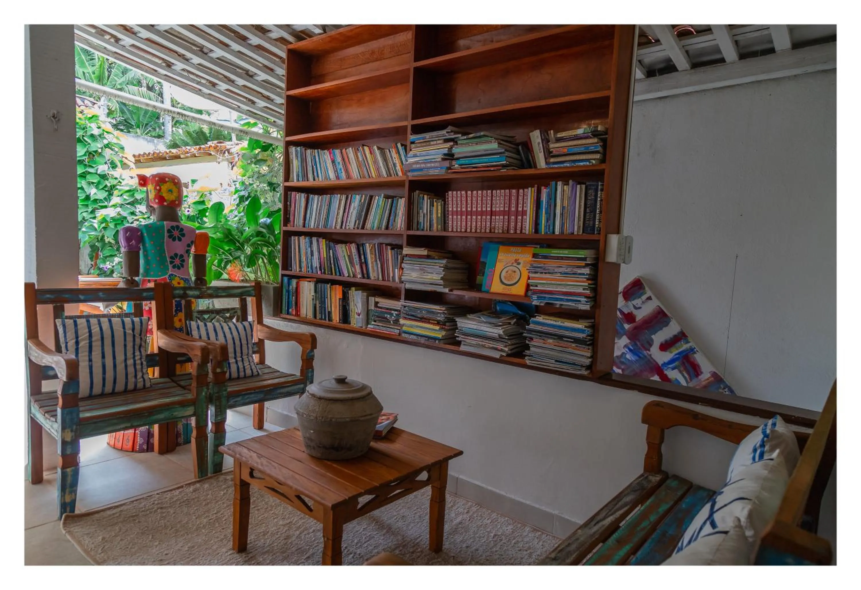 Library in Pousada Cravo e Canela