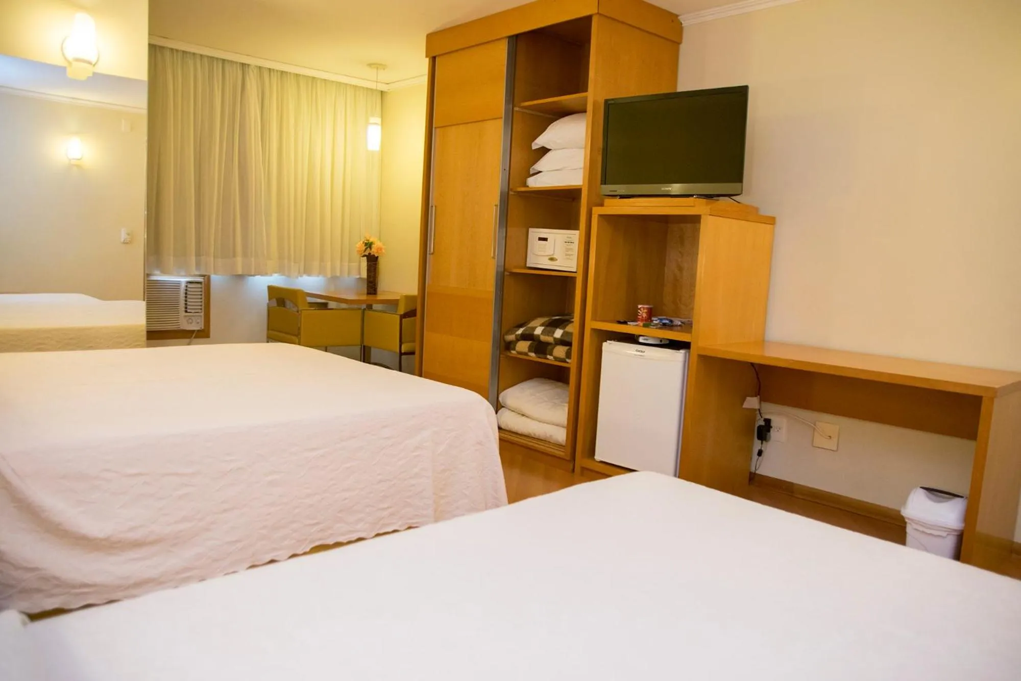 Bed in Barbur Plaza Hotel