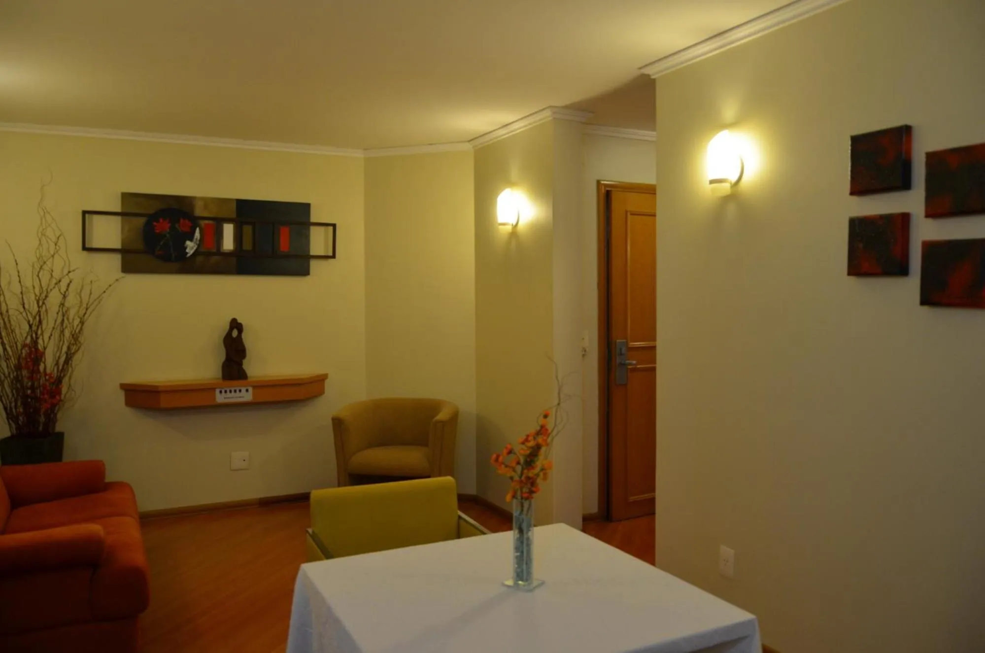 Living room in Barbur Plaza Hotel