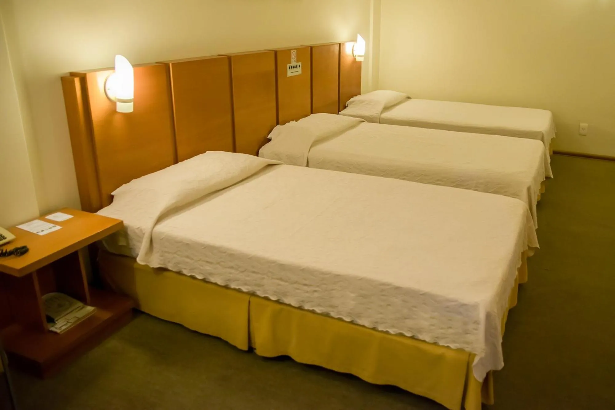 Bed in Barbur Plaza Hotel