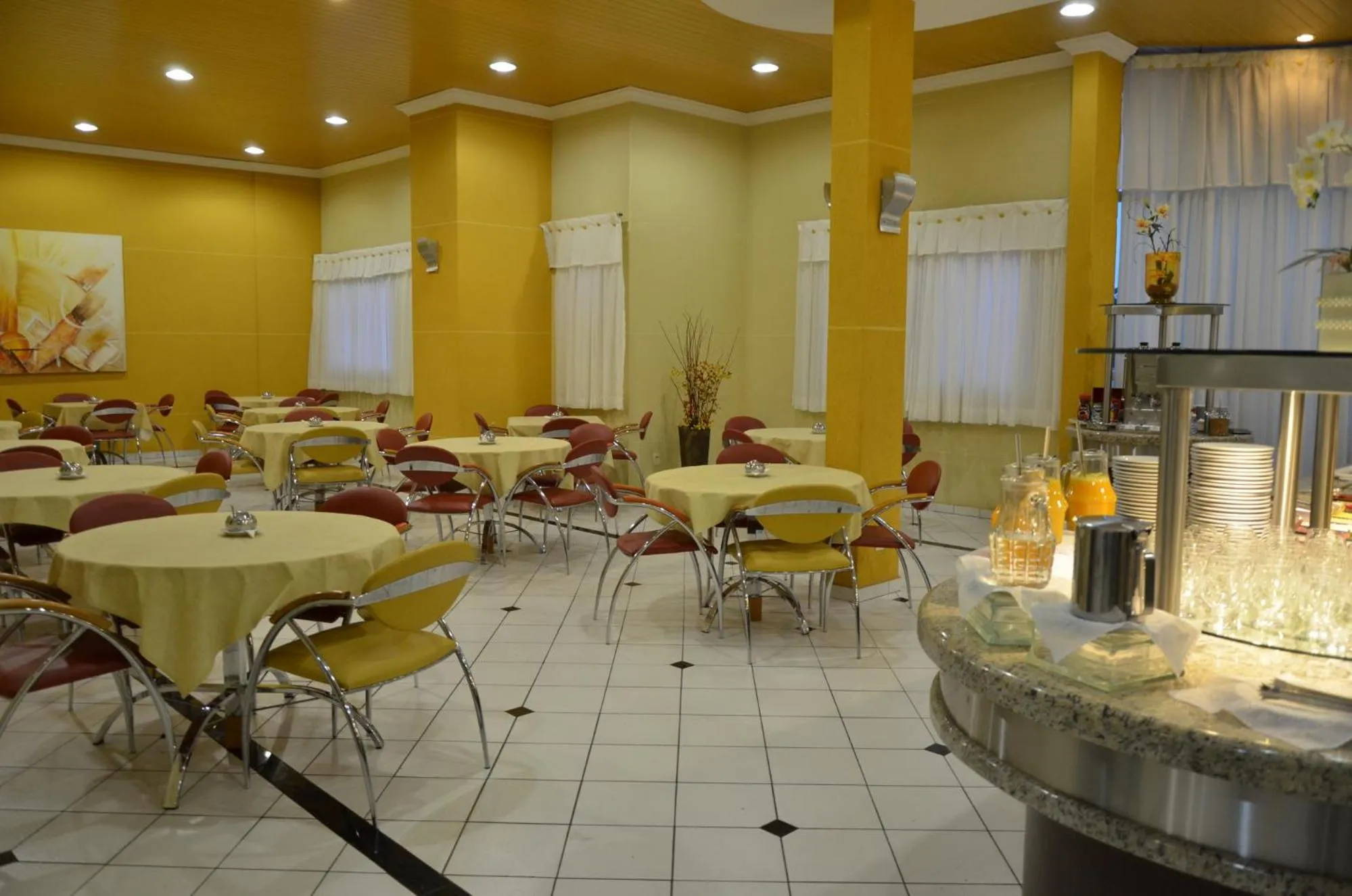 Breakfast in Barbur Plaza Hotel