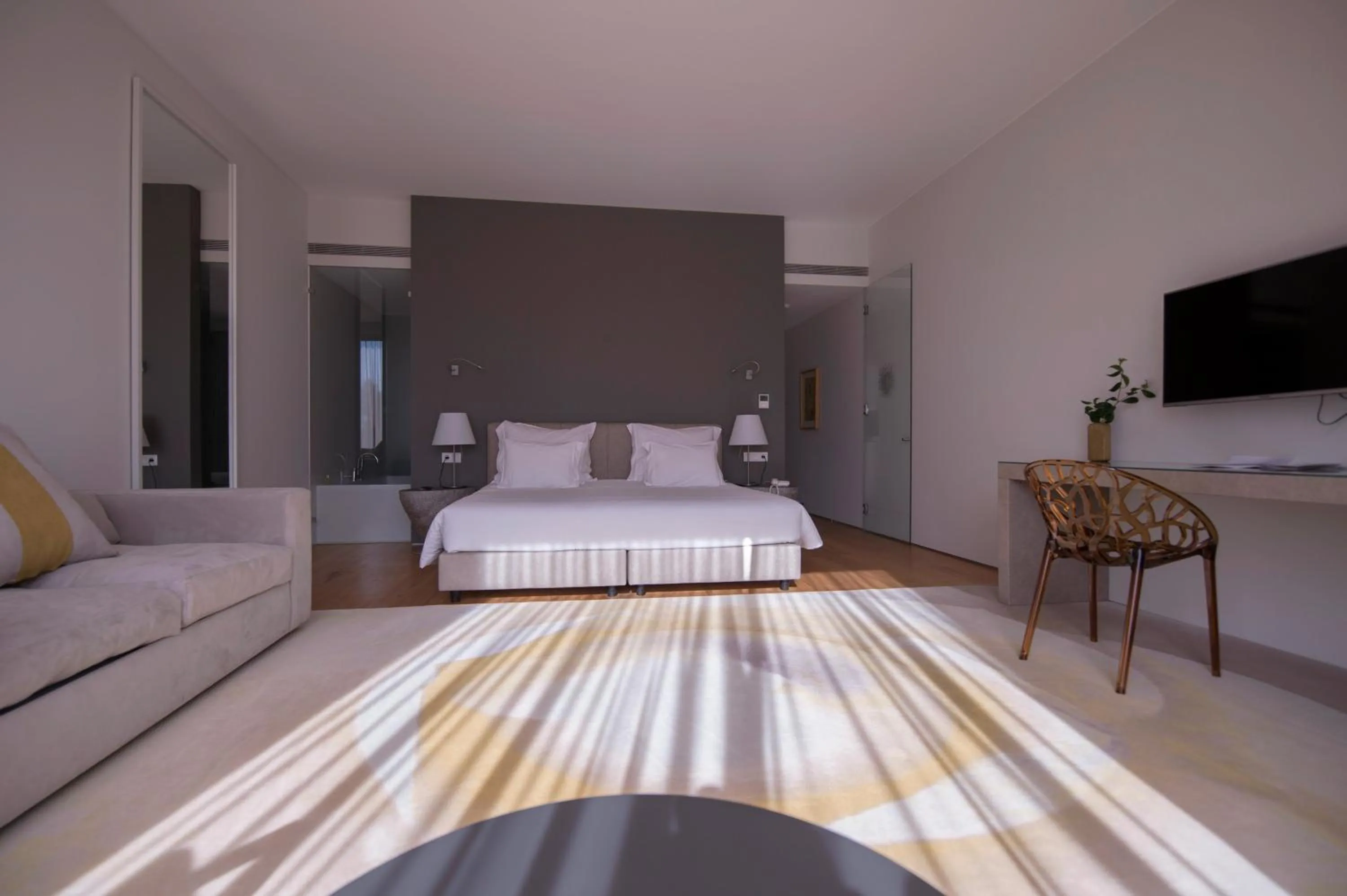 Living room, Bed in Torre de Gomariz Wine & Spa Hotel