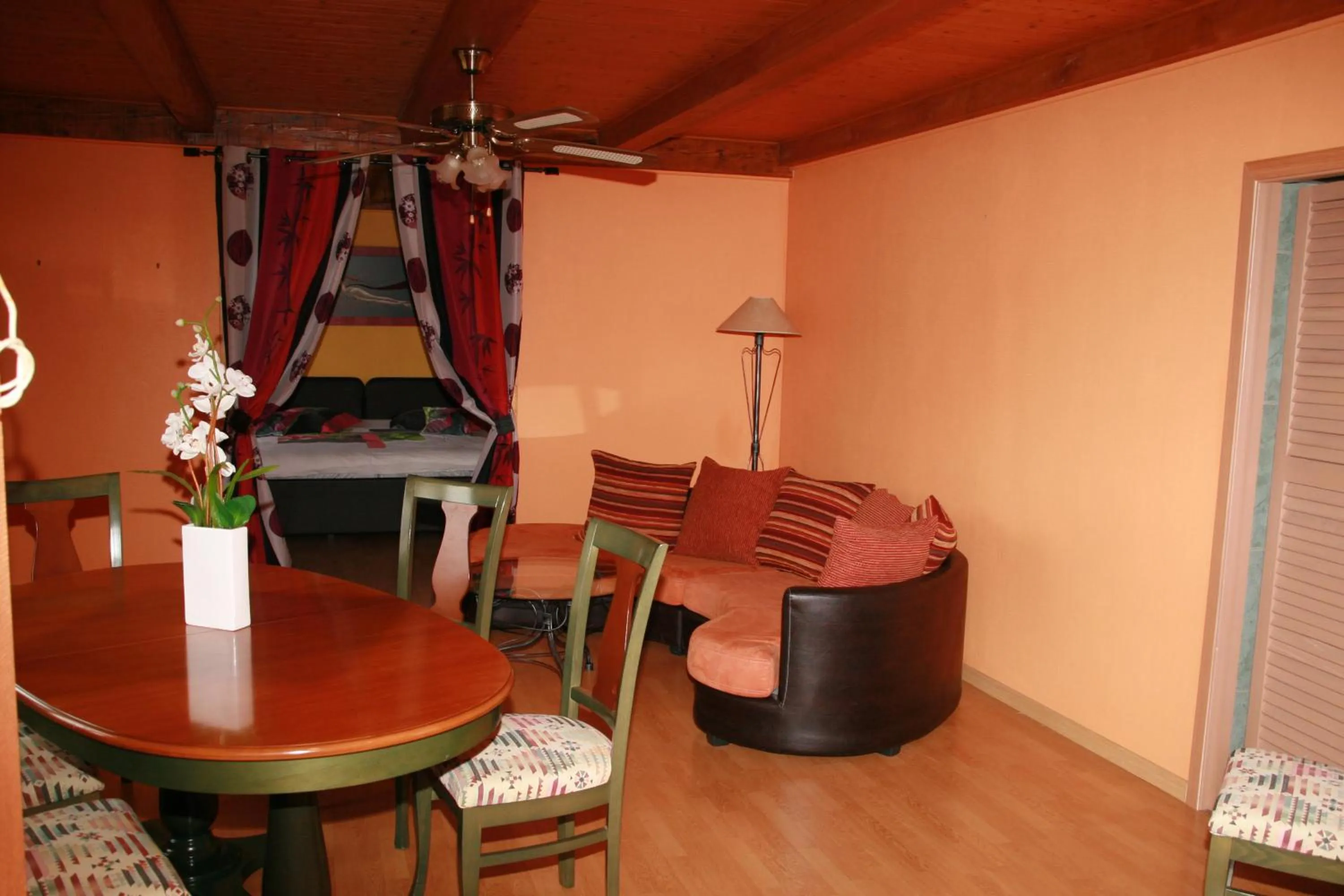 Living room in Chambres d'hôtes & Gîtes La Paysanne