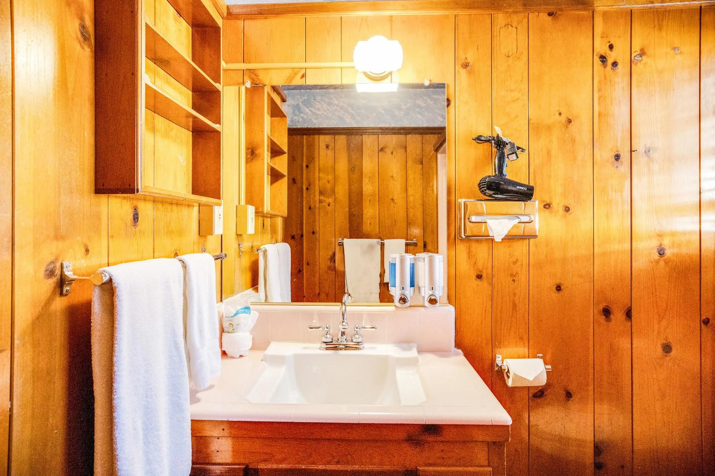Bathroom in The Kern Lodge